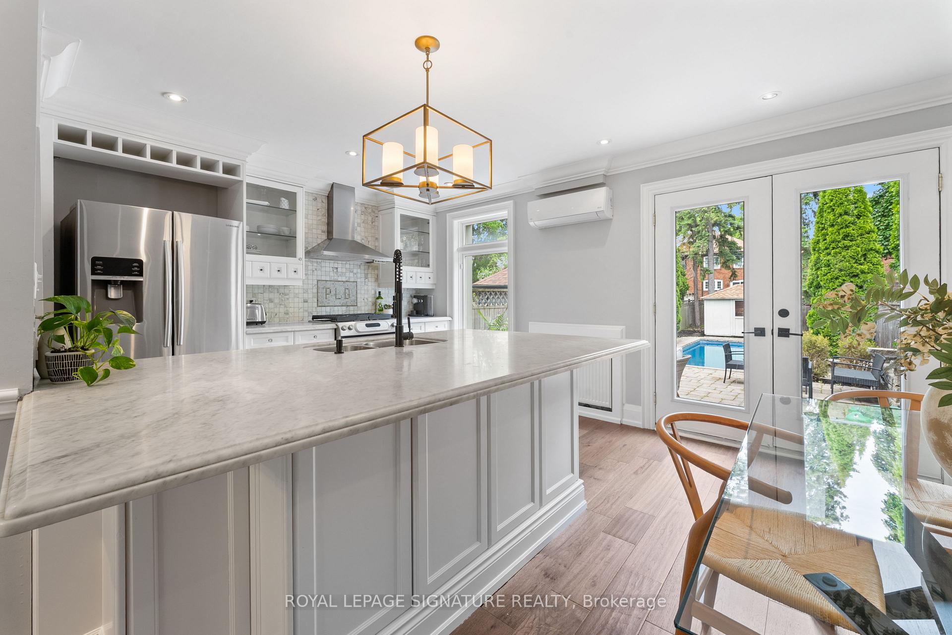 Photo 7 of 40 Southvale Drive, Toronto, Leaside — HOMEH