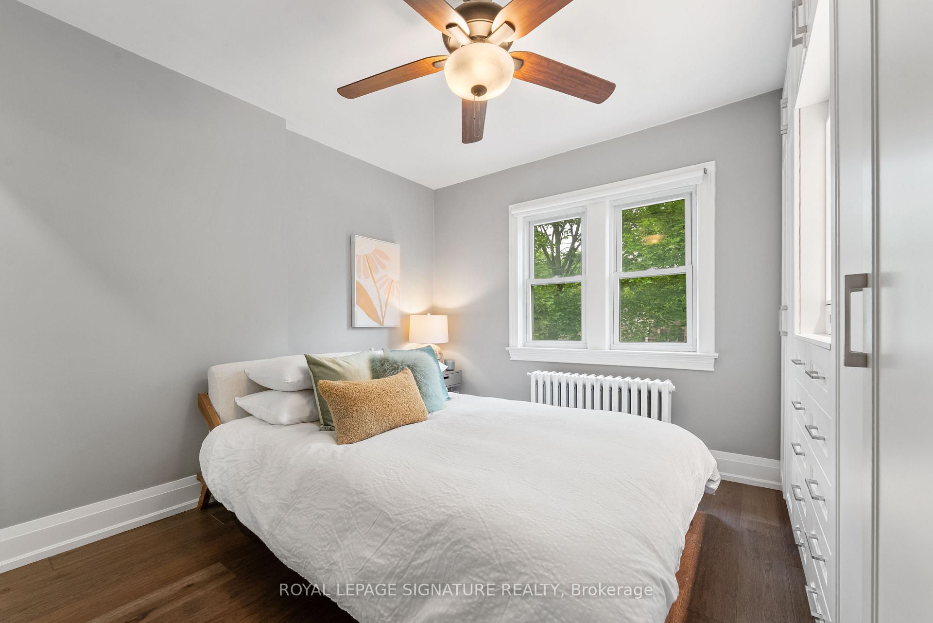 Photo 2 of 40 Southvale Drive, Toronto, Leaside — HOMEH