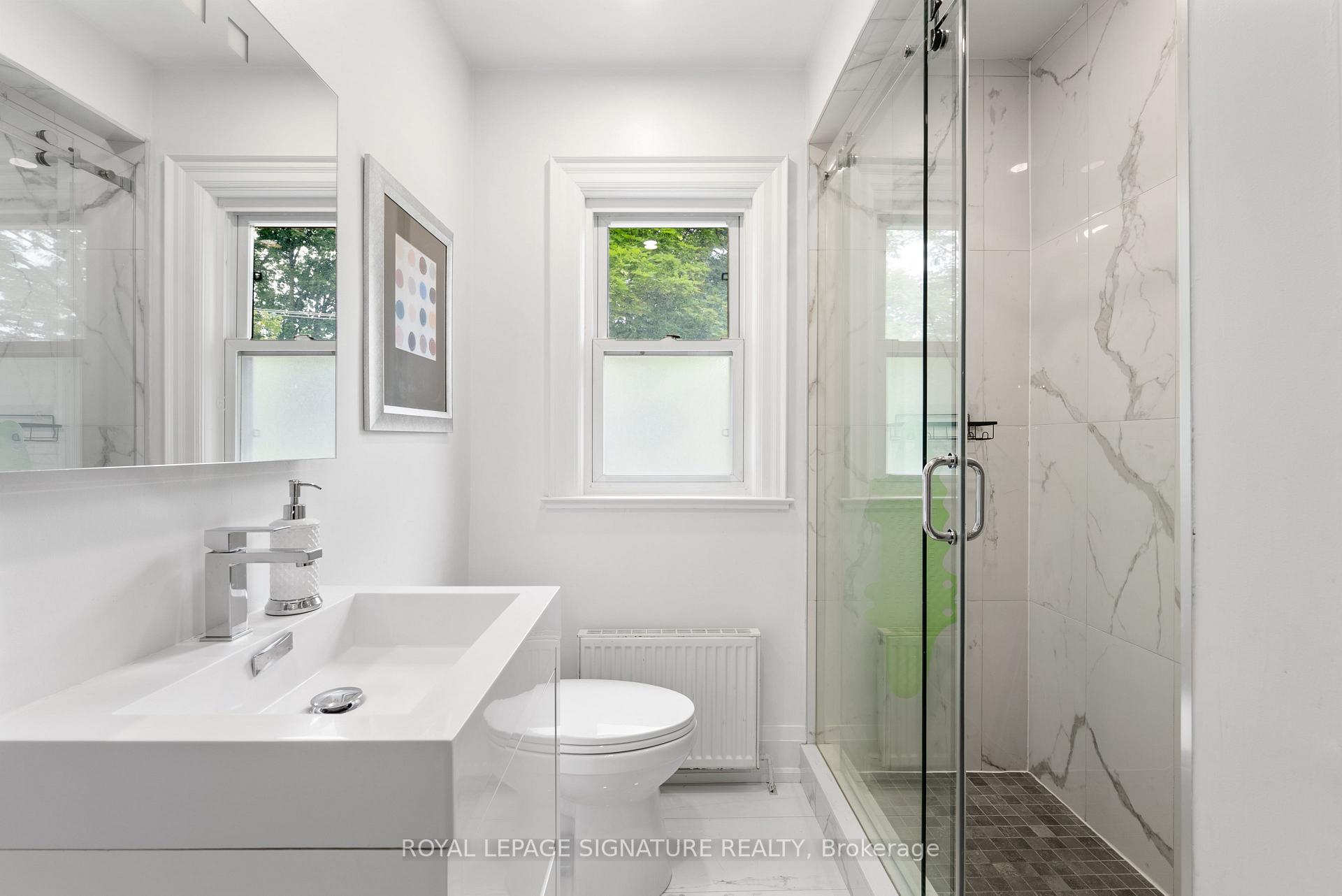 Photo 5 of 40 Southvale Drive, Toronto, Leaside — HOMEH