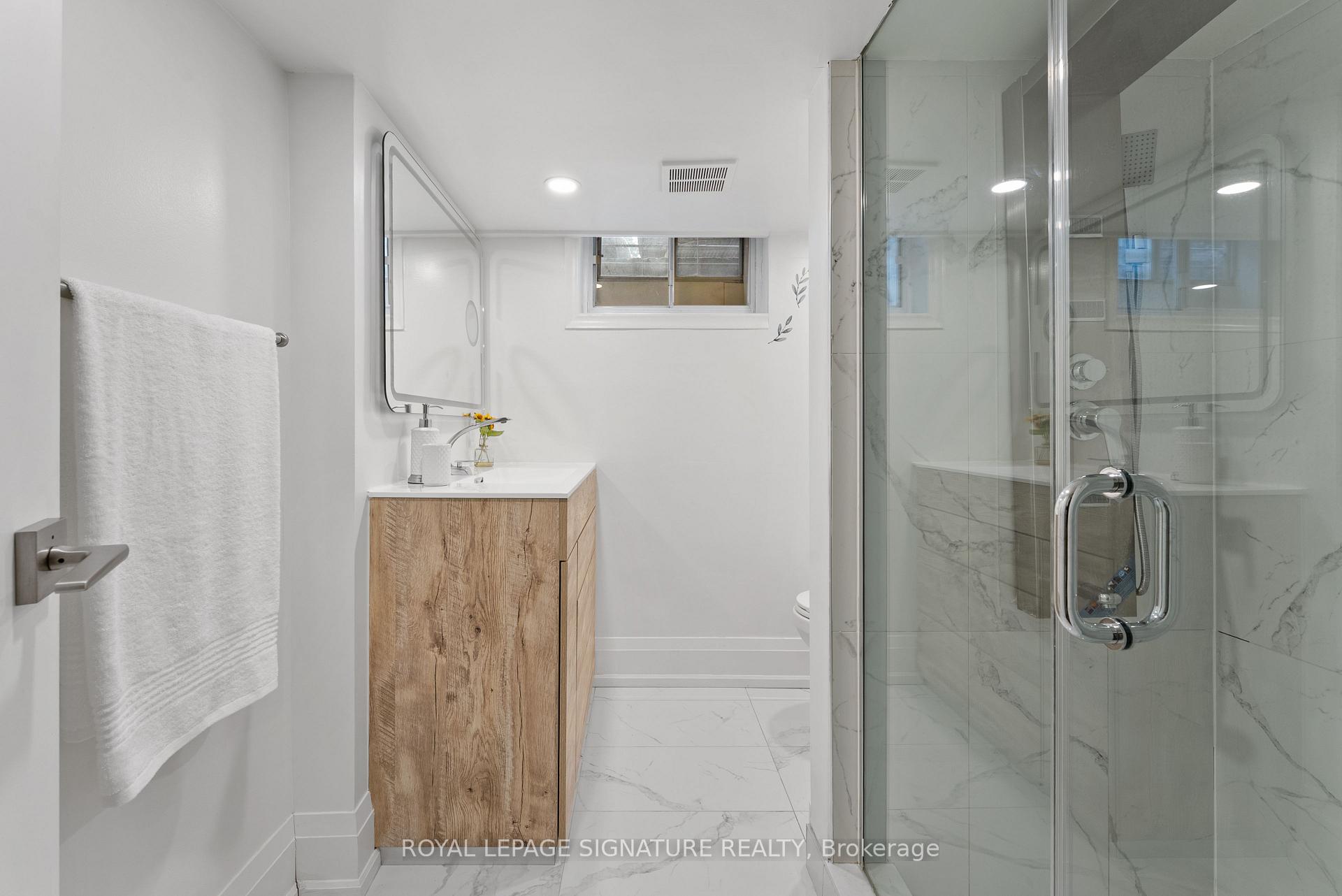 Photo 26 of 40 Southvale Drive, Toronto, Leaside — HOMEH