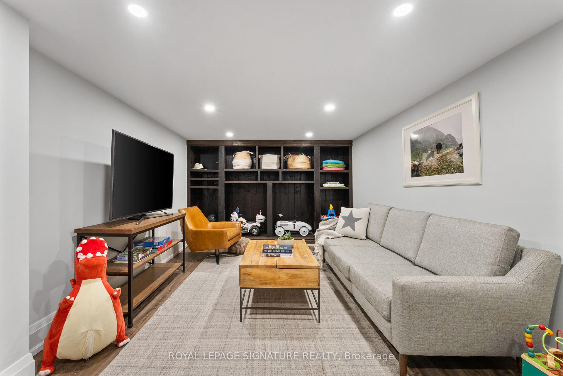 Photo 11 of 40 Southvale Drive, Toronto, Leaside — HOMEH