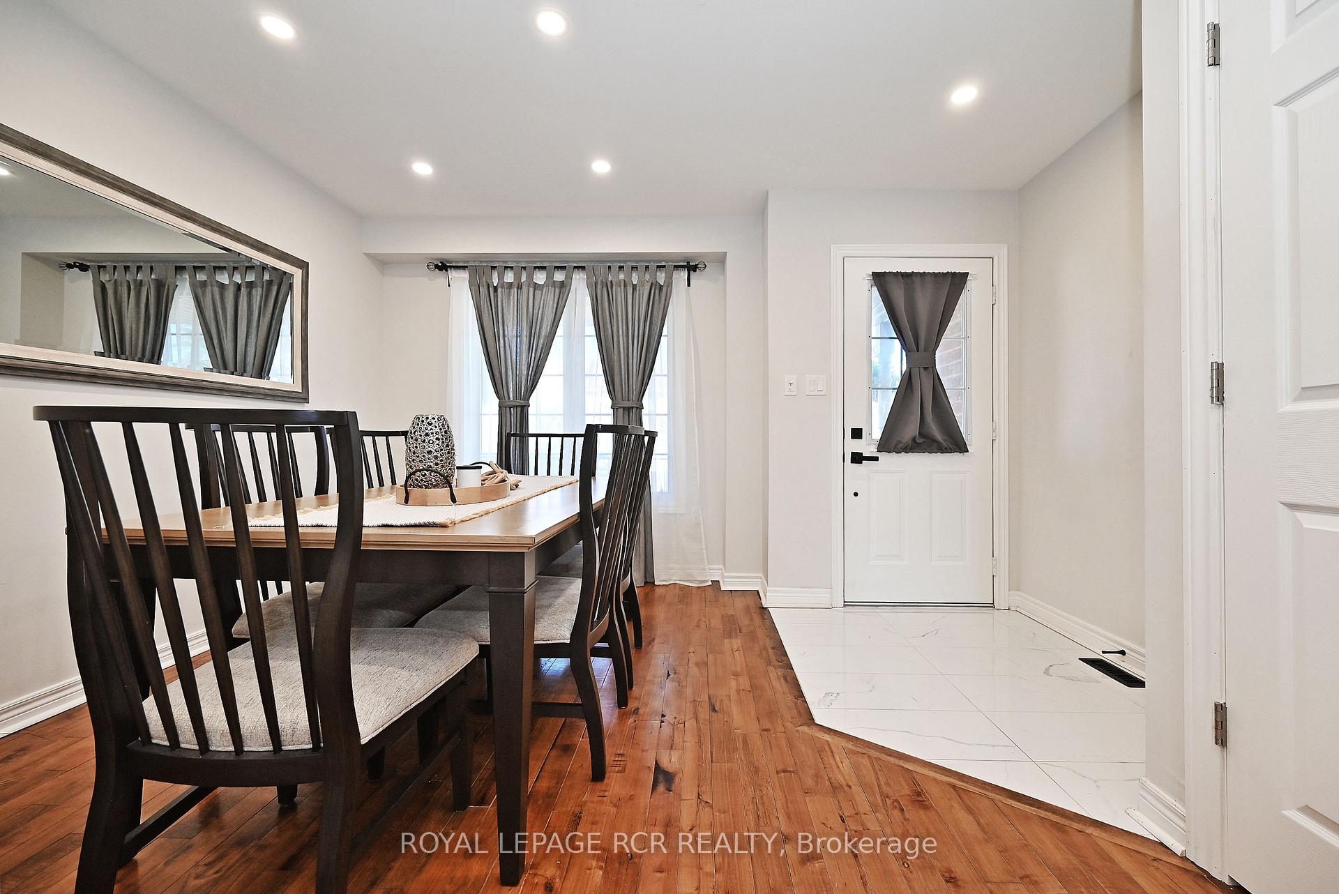 Photo 2 of 30 Jessop Avenue, King, Schomberg — HOMEH