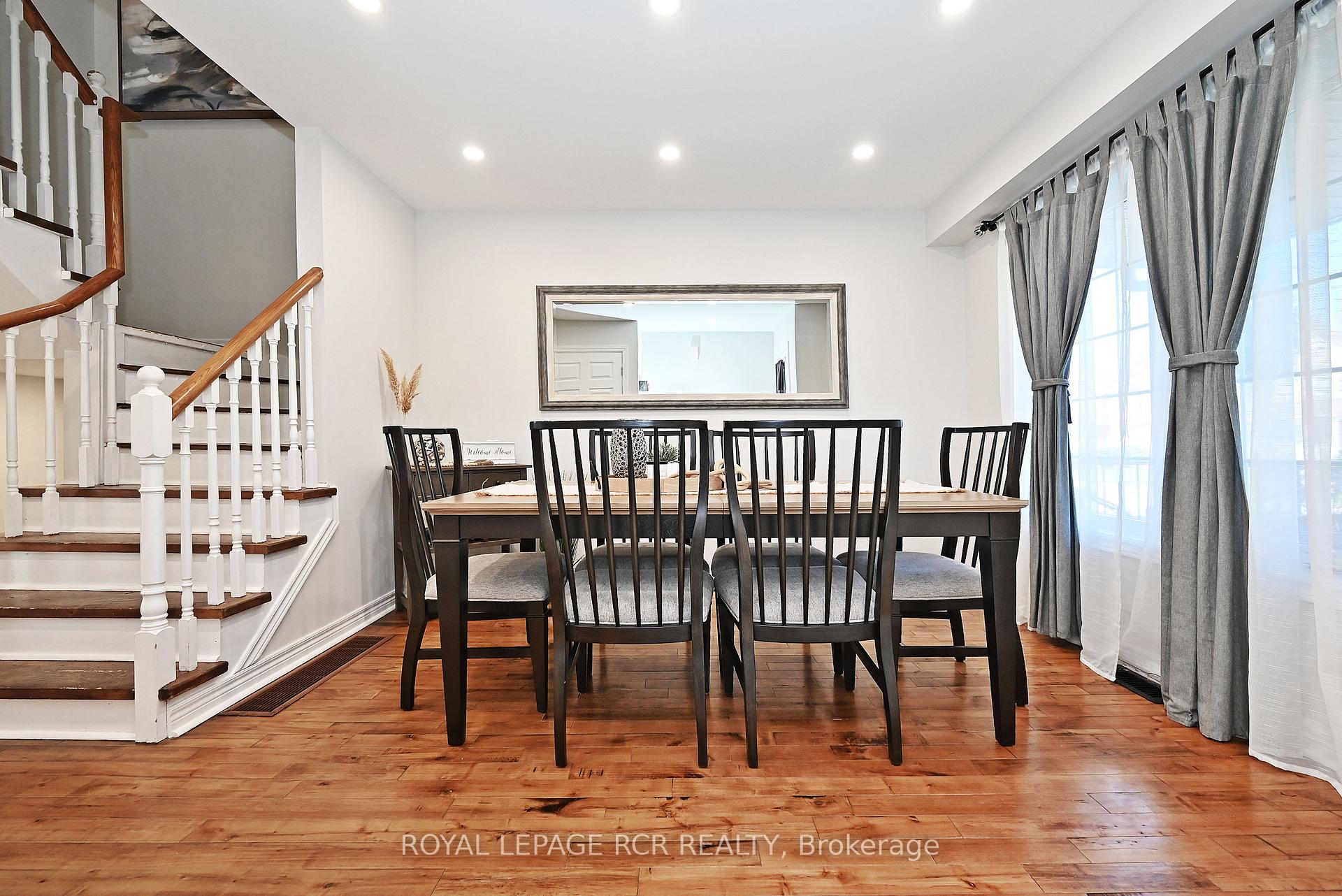 Photo 5 of 30 Jessop Avenue, King, Schomberg — HOMEH