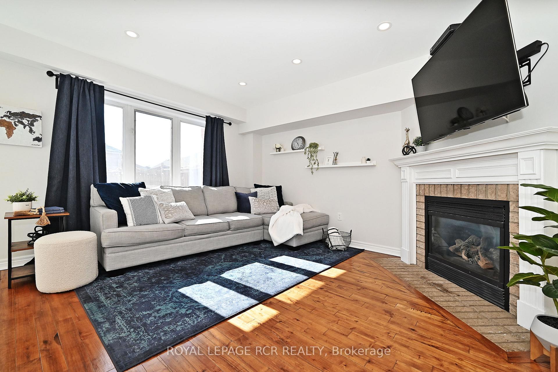 Photo 6 of 30 Jessop Avenue, King, Schomberg — HOMEH