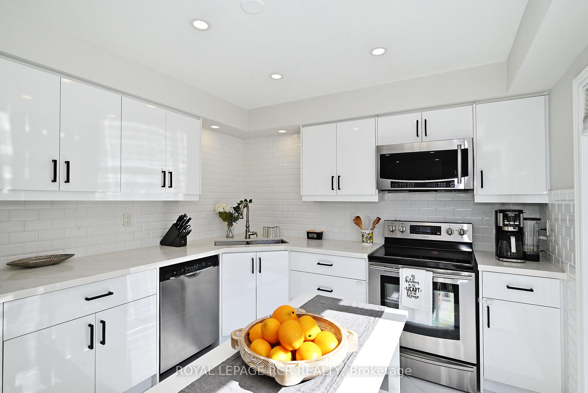Photo 9 of 30 Jessop Avenue, King, Schomberg — HOMEH