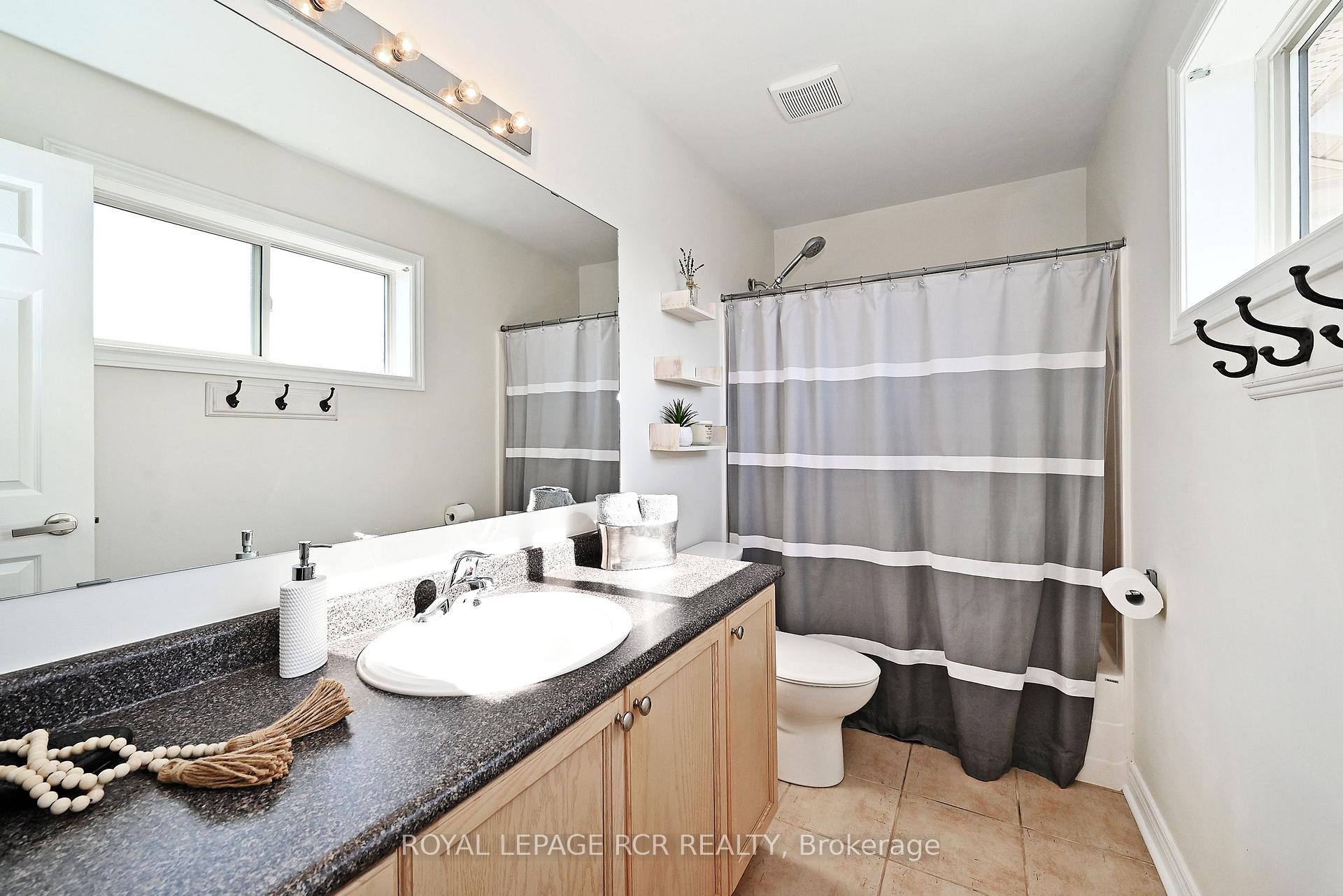 Photo 17 of 30 Jessop Avenue, King, Schomberg — HOMEH