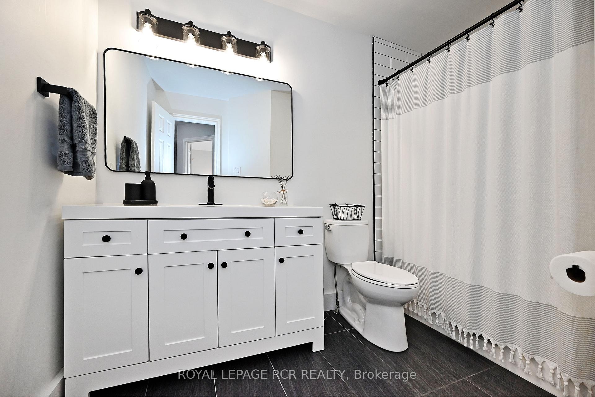 Photo 31 of 30 Jessop Avenue, King, Schomberg — HOMEH