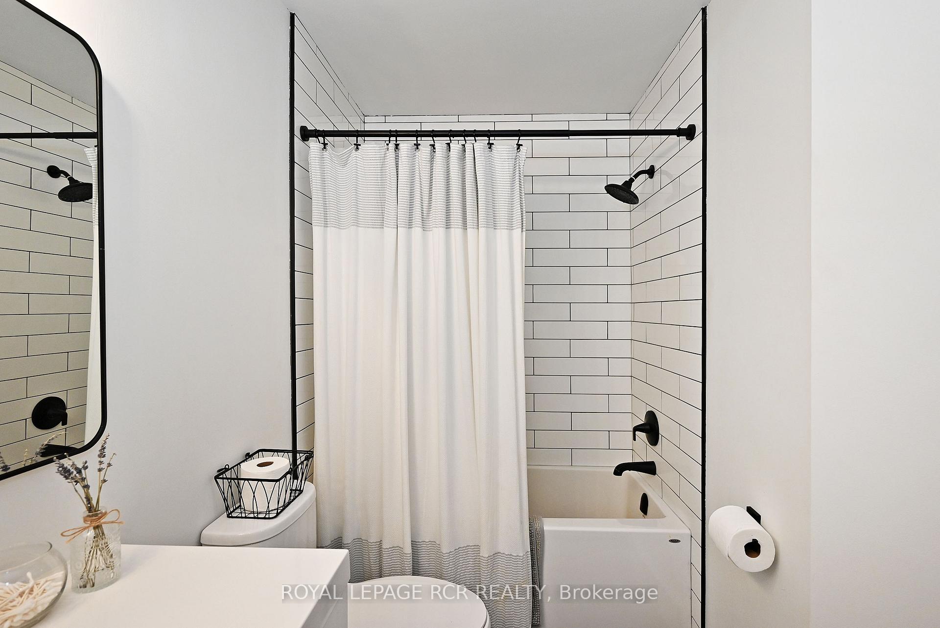 Photo 29 of 30 Jessop Avenue, King, Schomberg — HOMEH