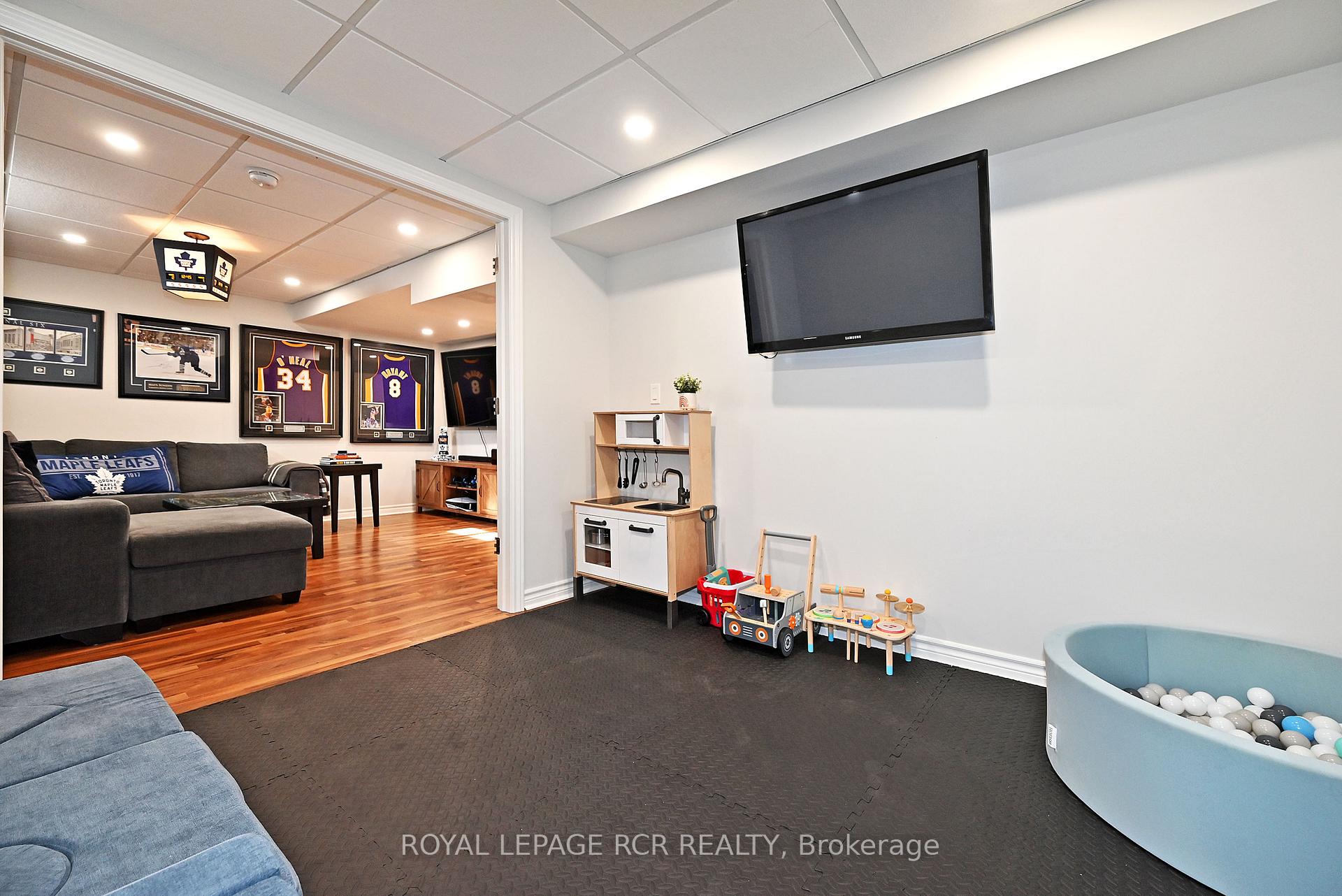 Photo 25 of 30 Jessop Avenue, King, Schomberg — HOMEH