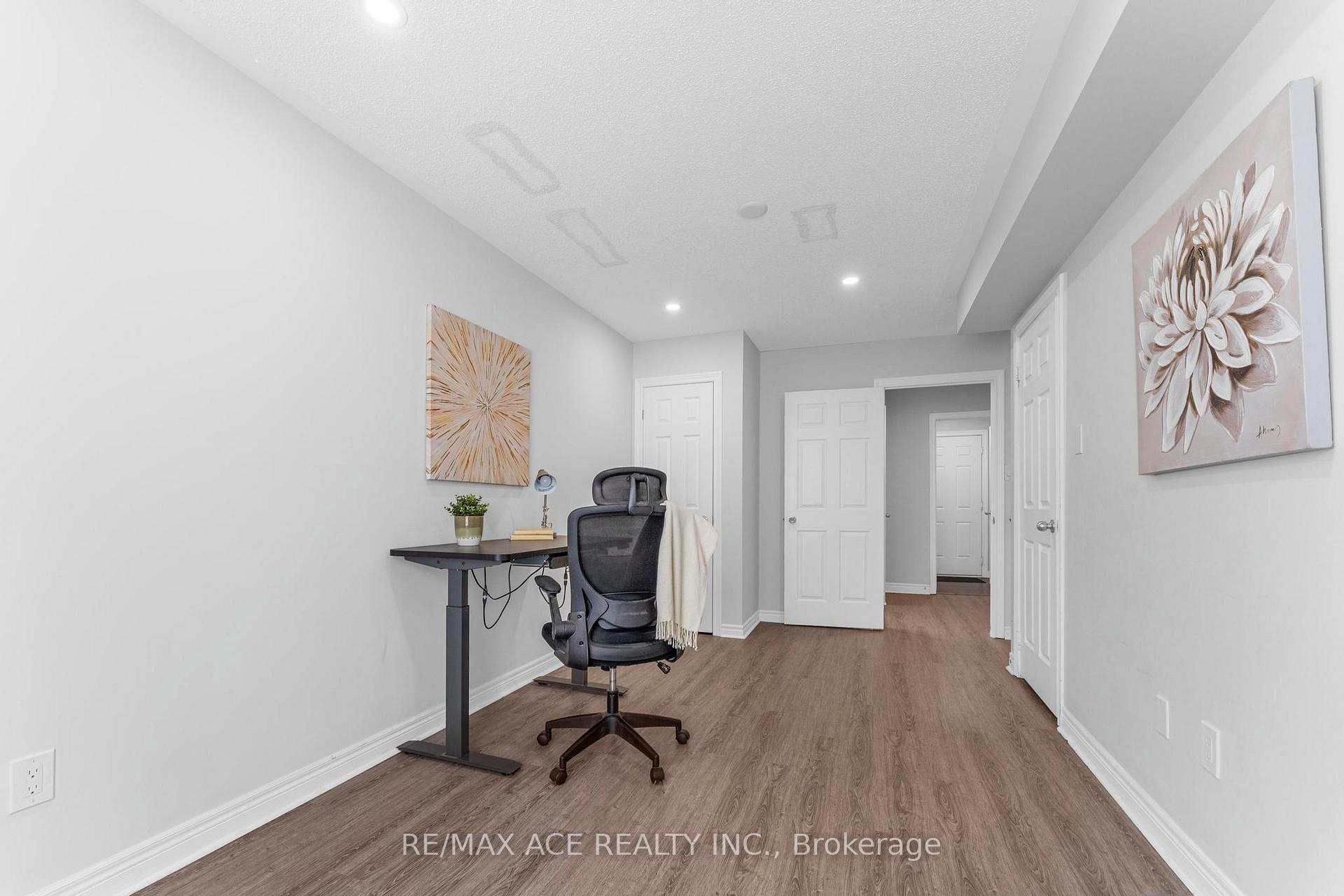 Photo 25 of 207 Dundas Way, Markham, Greensborough — HOMEH