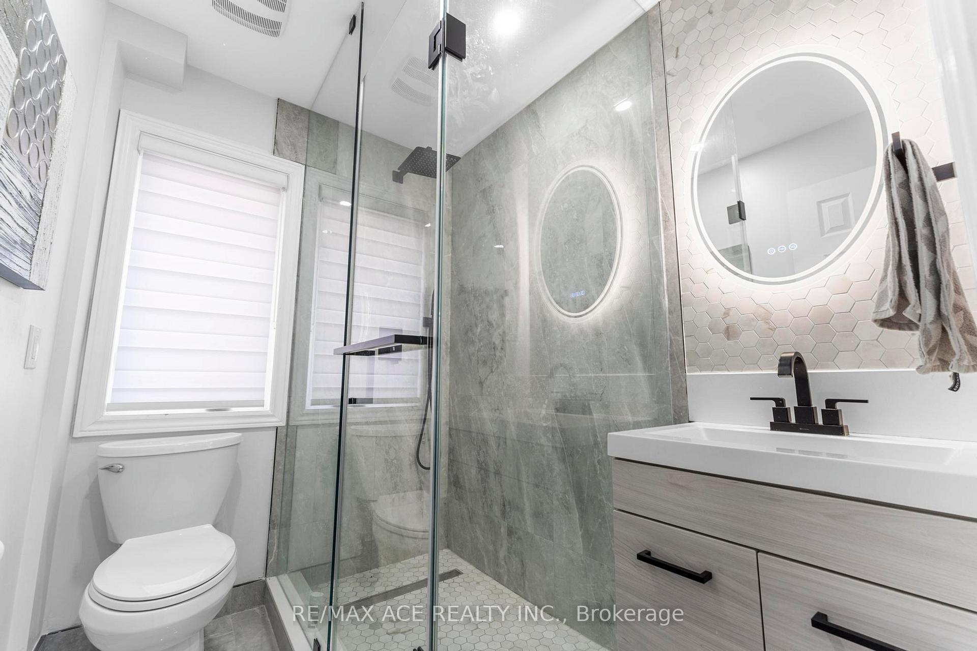 Photo 21 of 207 Dundas Way, Markham, Greensborough — HOMEH