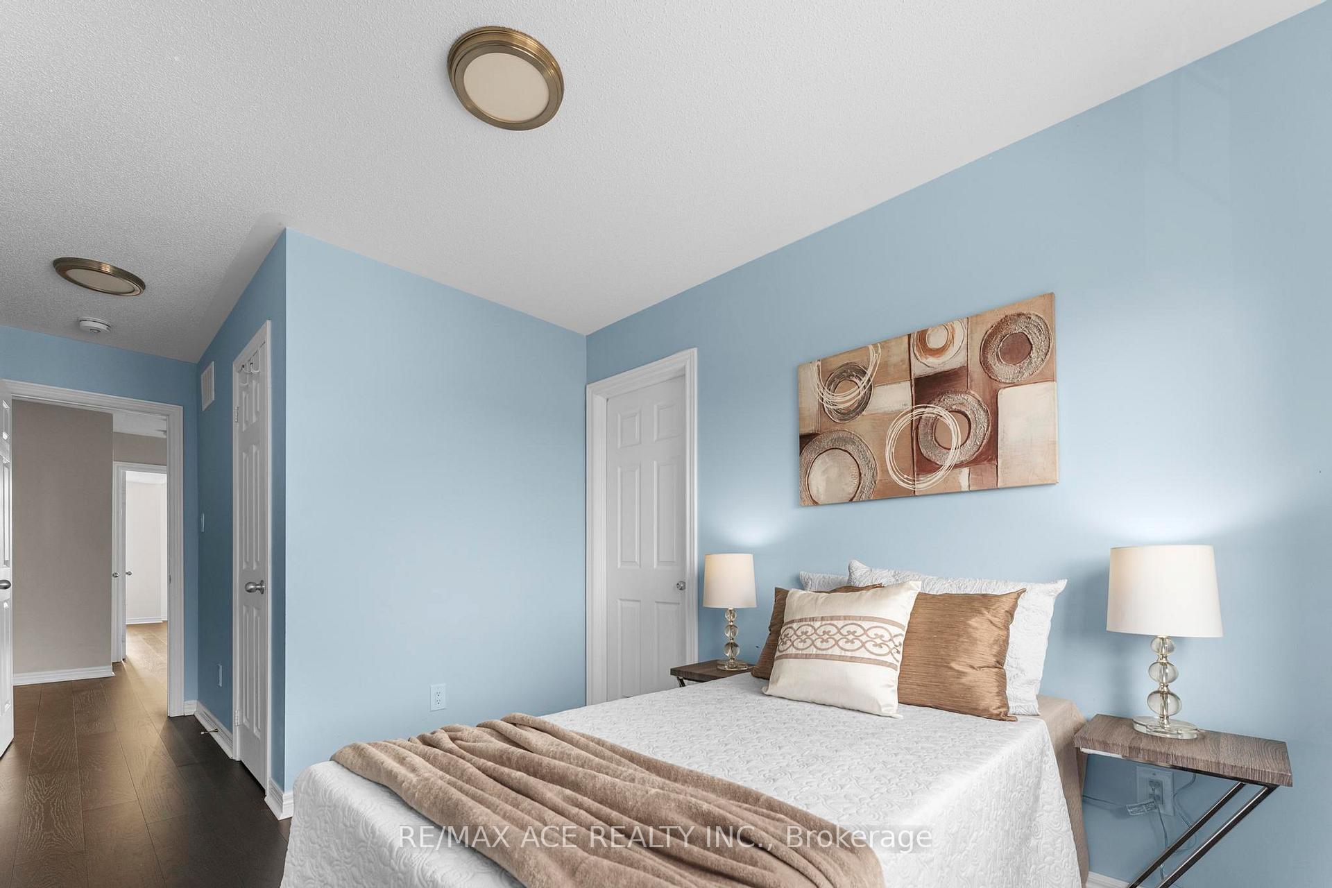 Photo 31 of 207 Dundas Way, Markham, Greensborough — HOMEH