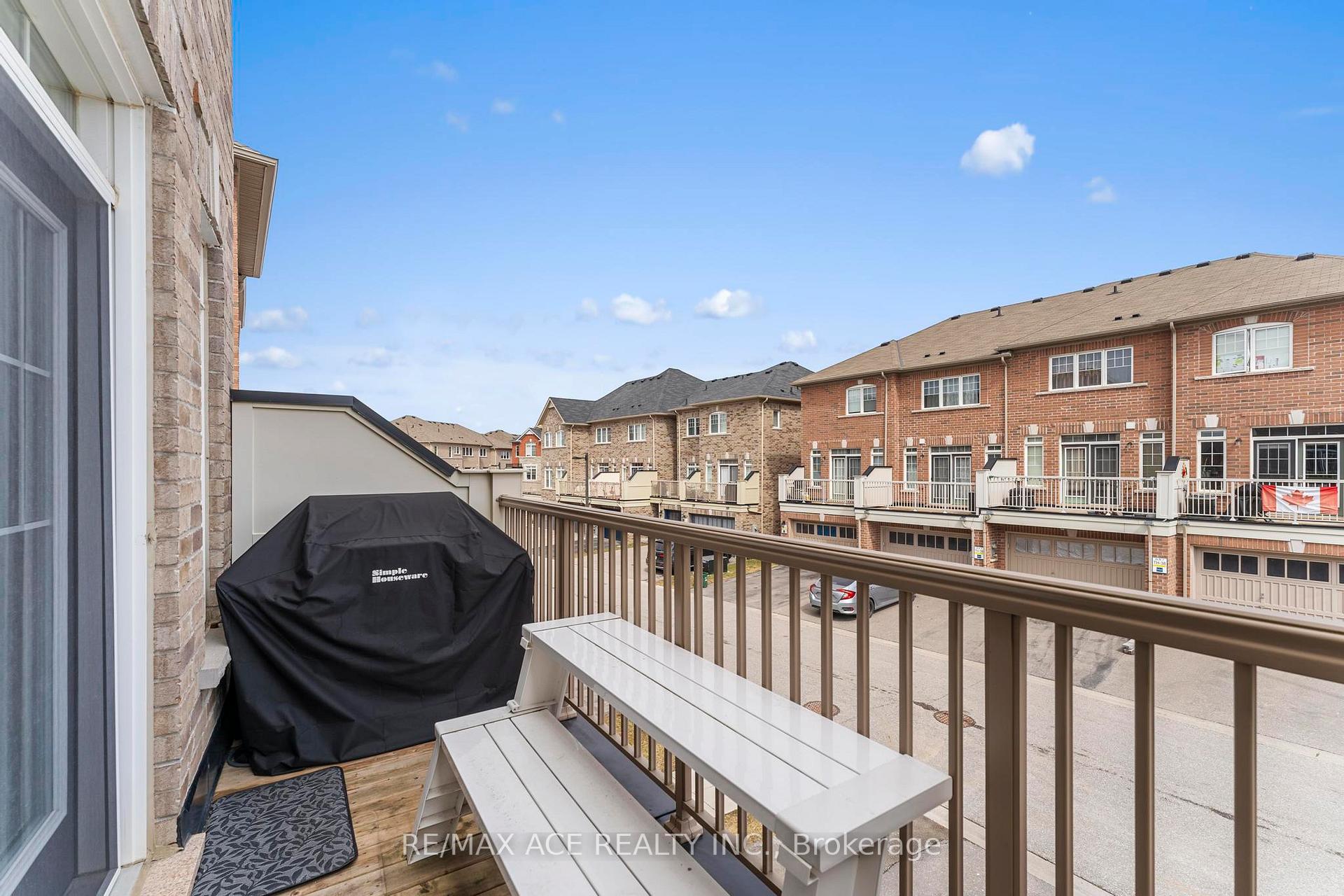 Photo 33 of 207 Dundas Way, Markham, Greensborough — HOMEH
