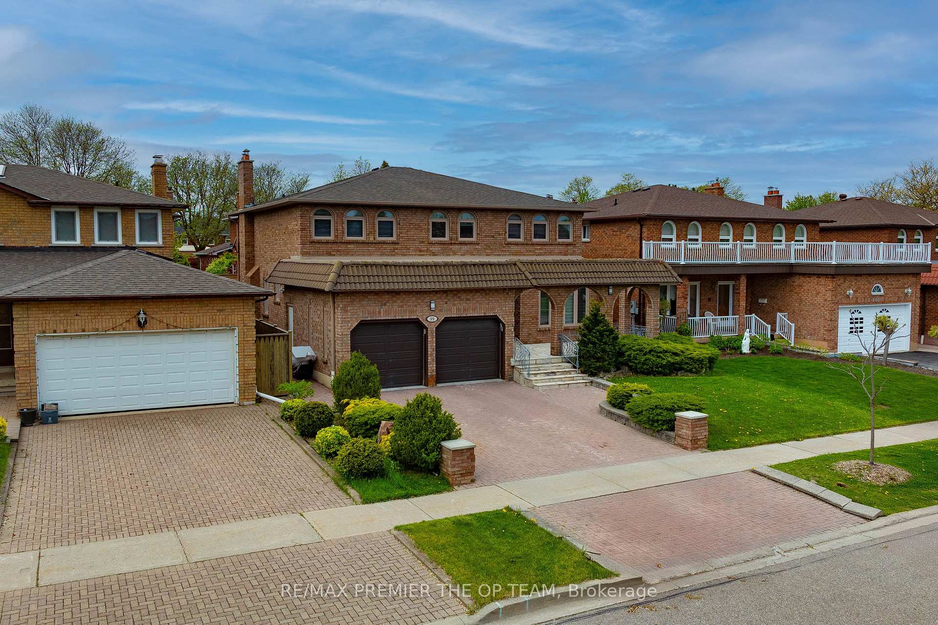 Photo 1 of 99 Benjamin Drive, Vaughan, East Woodbridge — HOMEH