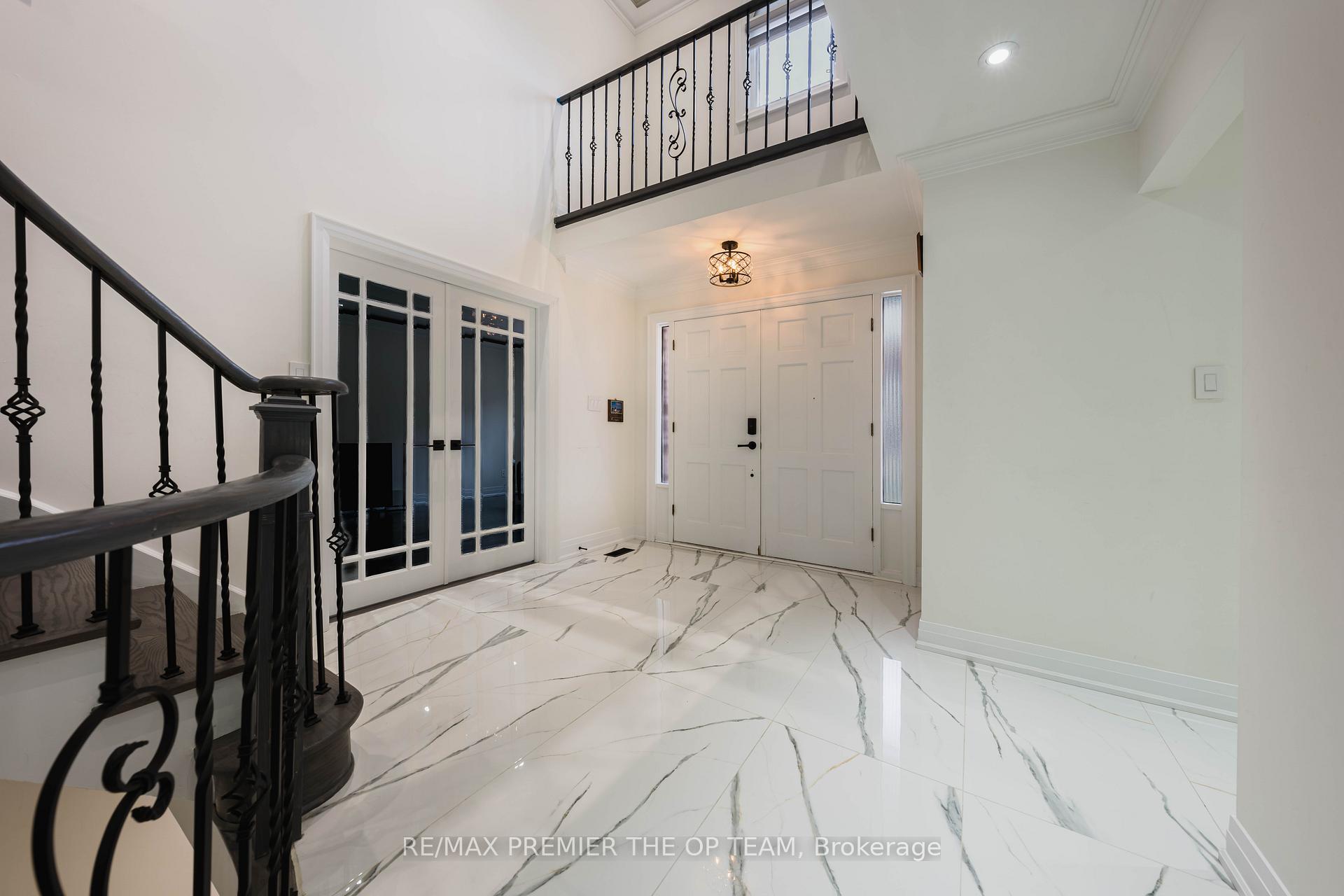 Photo 4 of 99 Benjamin Drive, Vaughan, East Woodbridge — HOMEH