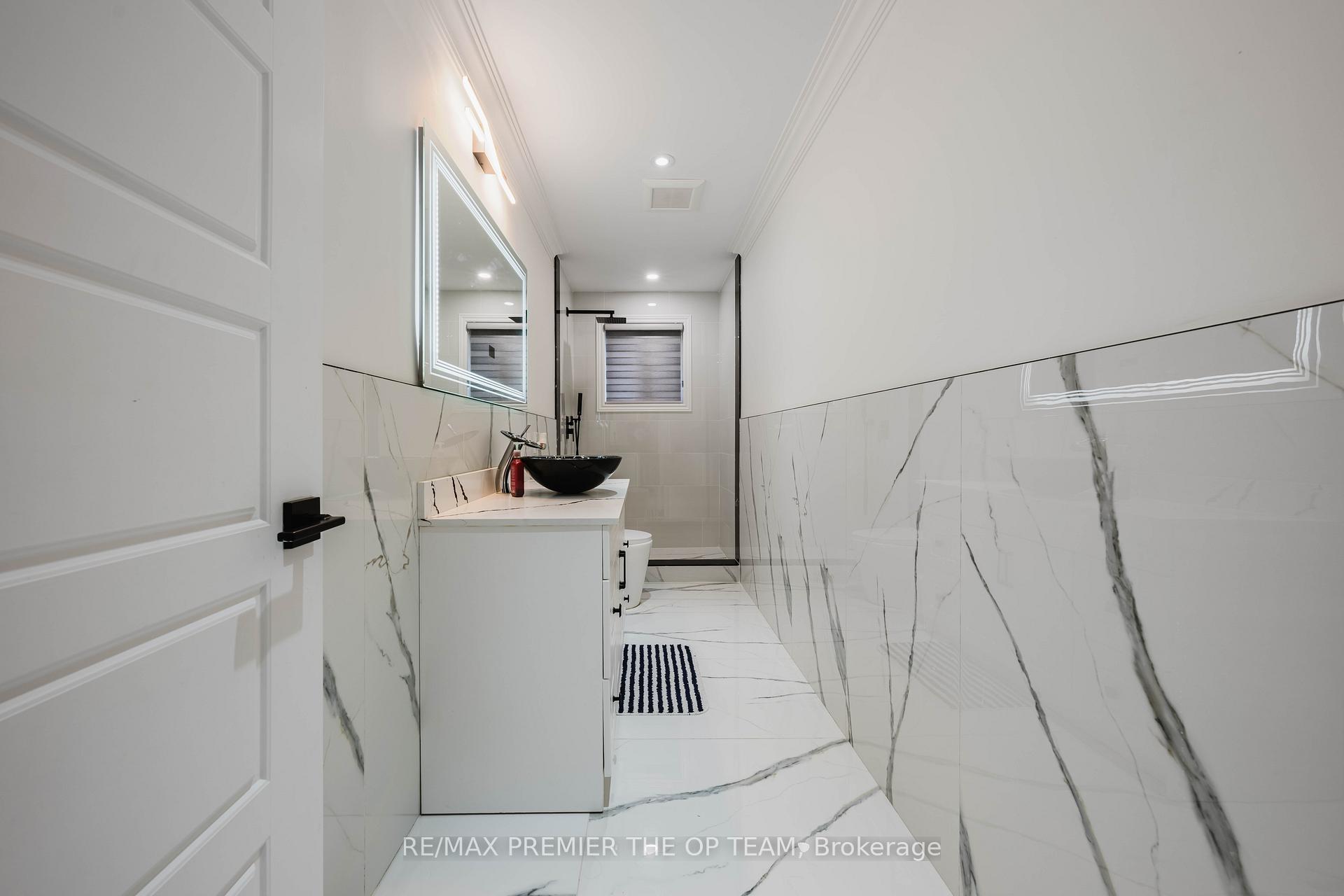 Photo 2 of 99 Benjamin Drive, Vaughan, East Woodbridge — HOMEH