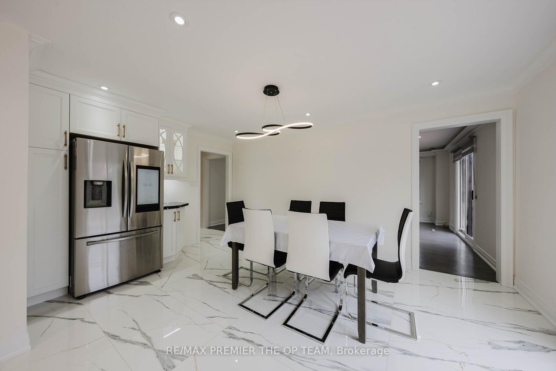 Photo 3 of 99 Benjamin Drive, Vaughan, East Woodbridge — HOMEH