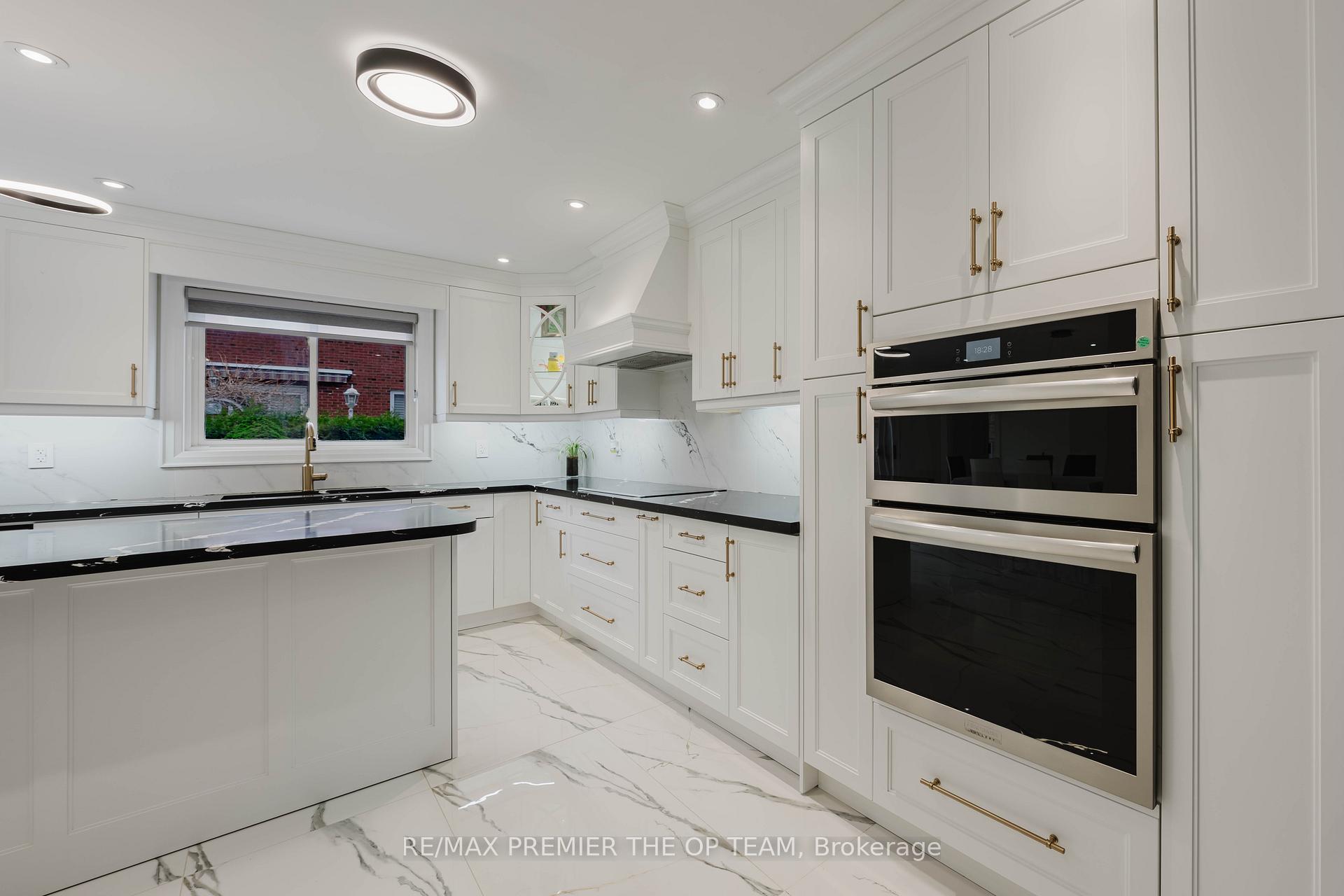 Photo 7 of 99 Benjamin Drive, Vaughan, East Woodbridge — HOMEH