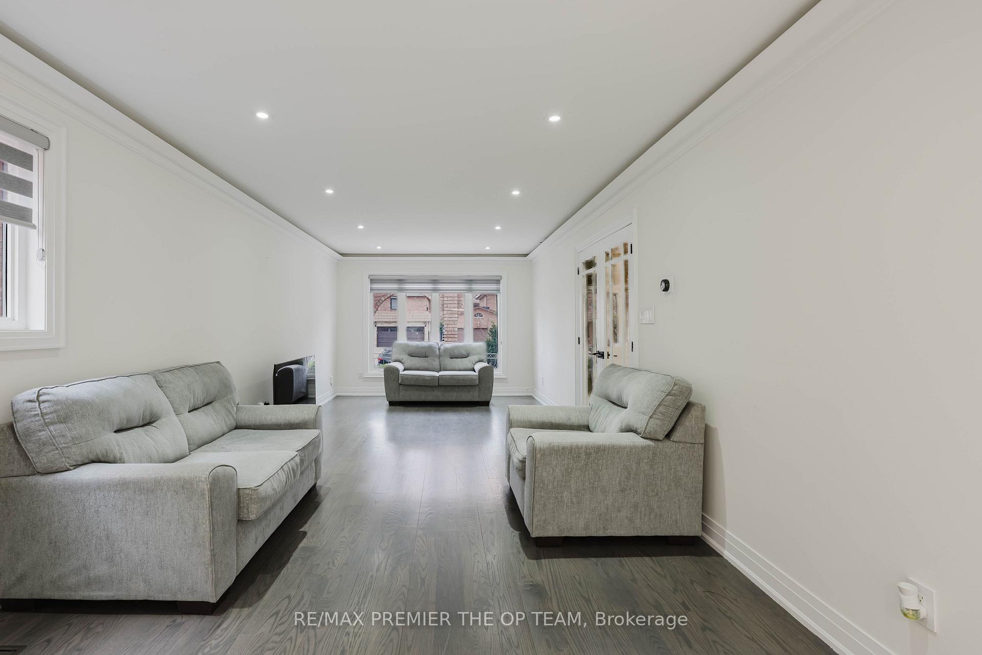 Photo 14 of 99 Benjamin Drive, Vaughan, East Woodbridge — HOMEH