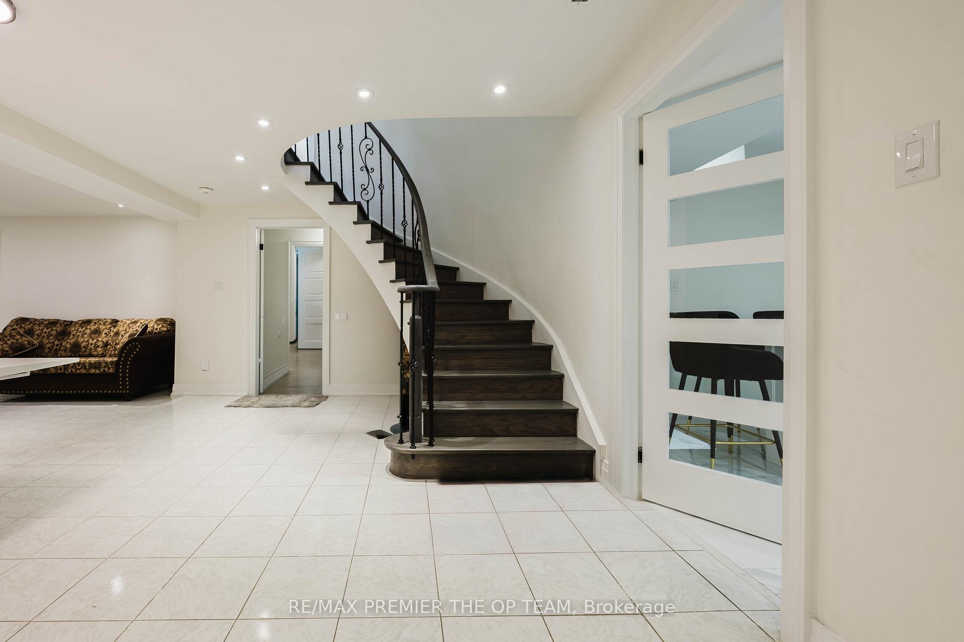 Photo 23 of 99 Benjamin Drive, Vaughan, East Woodbridge — HOMEH