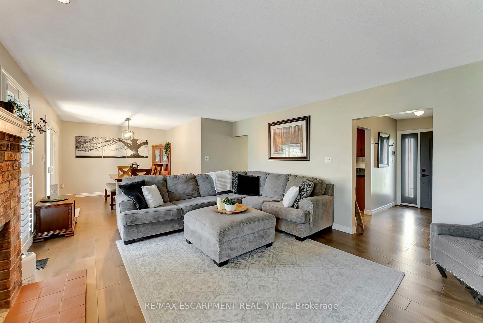 Photo 2 of 40 King Avenue, Haldimand — HOMEH