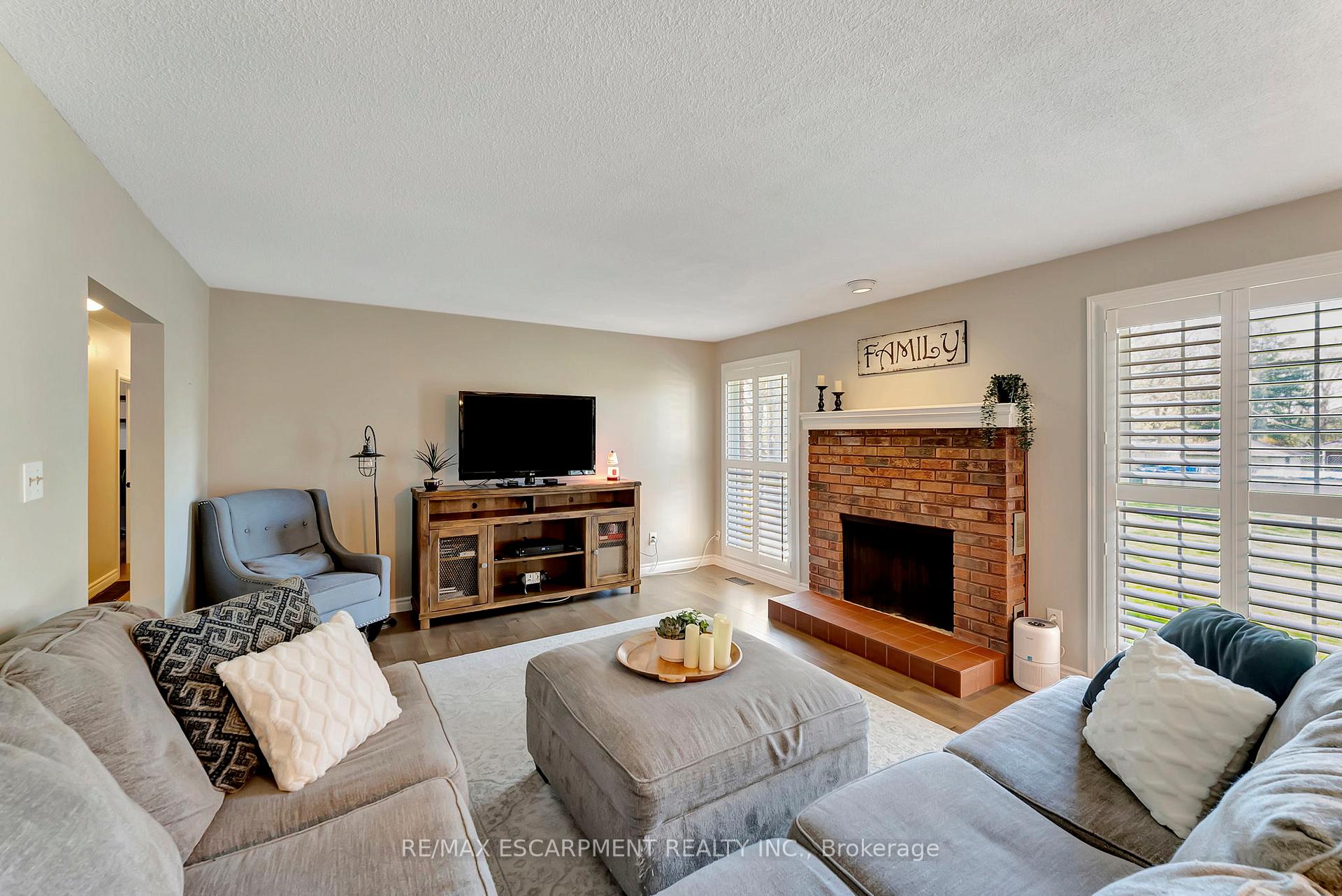 Photo 8 of 40 King Avenue, Haldimand — HOMEH