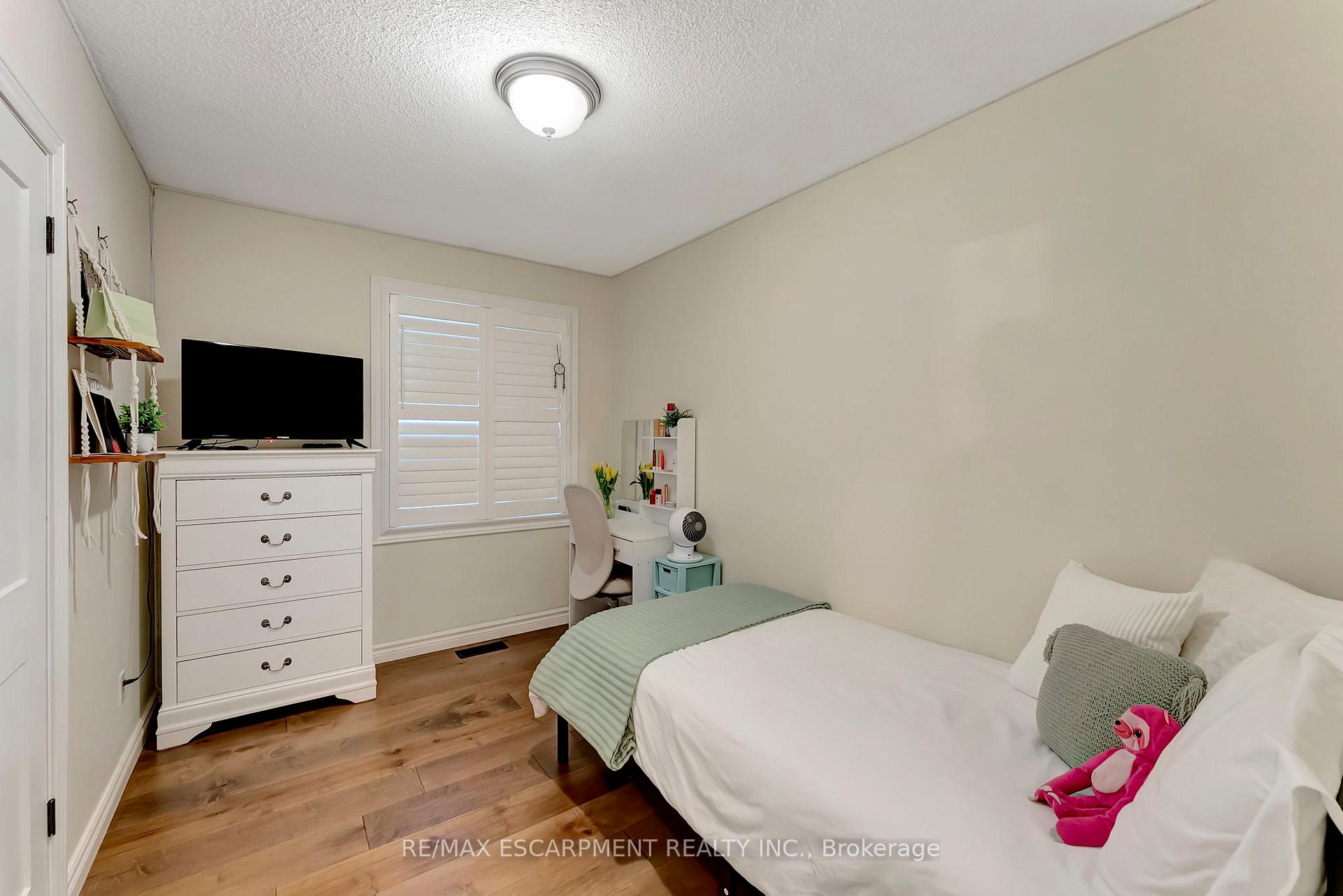 Photo 11 of 40 King Avenue, Haldimand — HOMEH