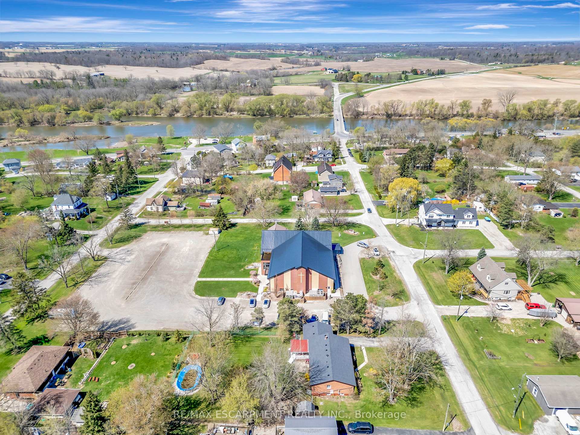 Photo 35 of 40 King Avenue, Haldimand — HOMEH