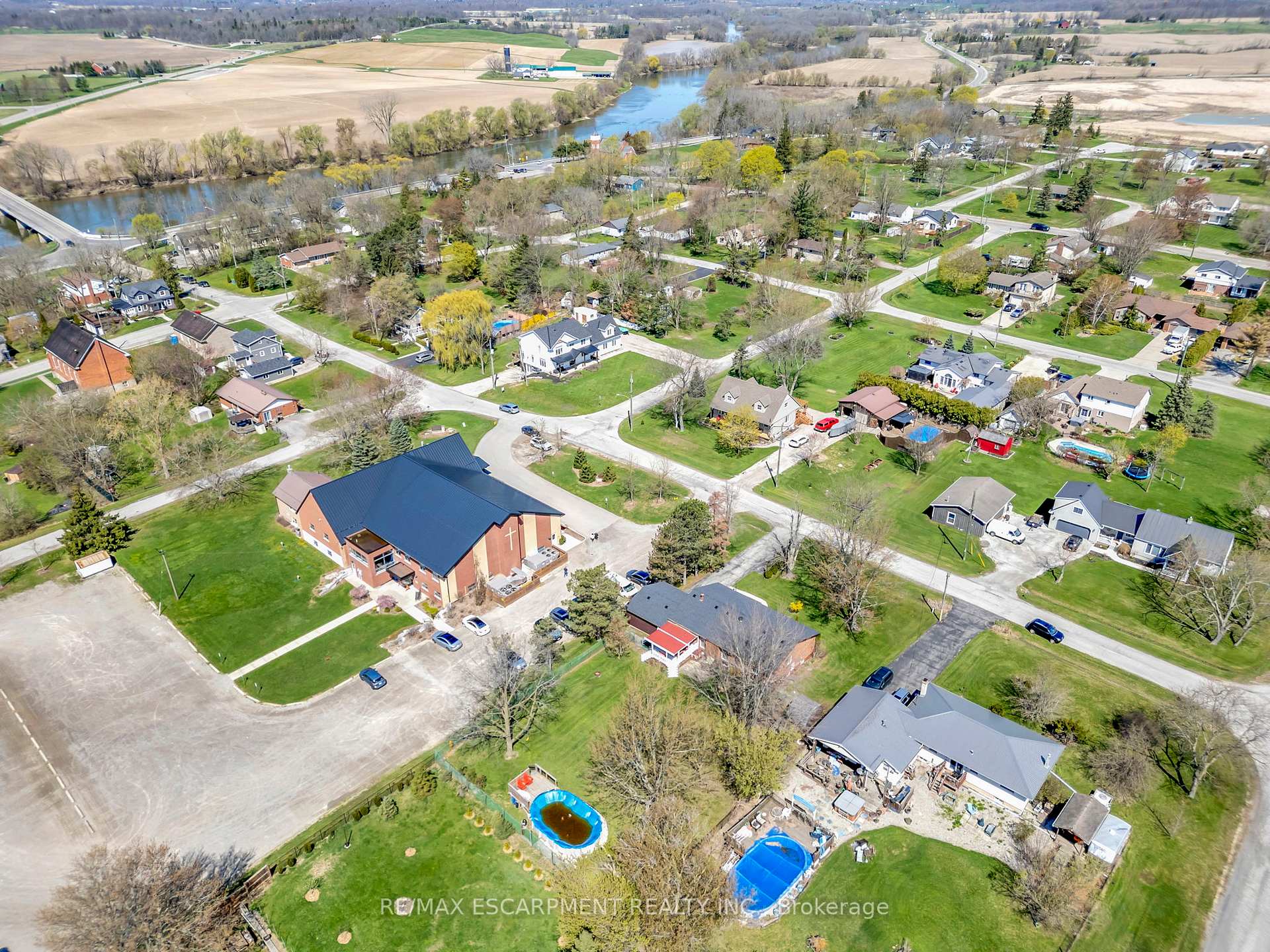 Photo 41 of 40 King Avenue, Haldimand — HOMEH