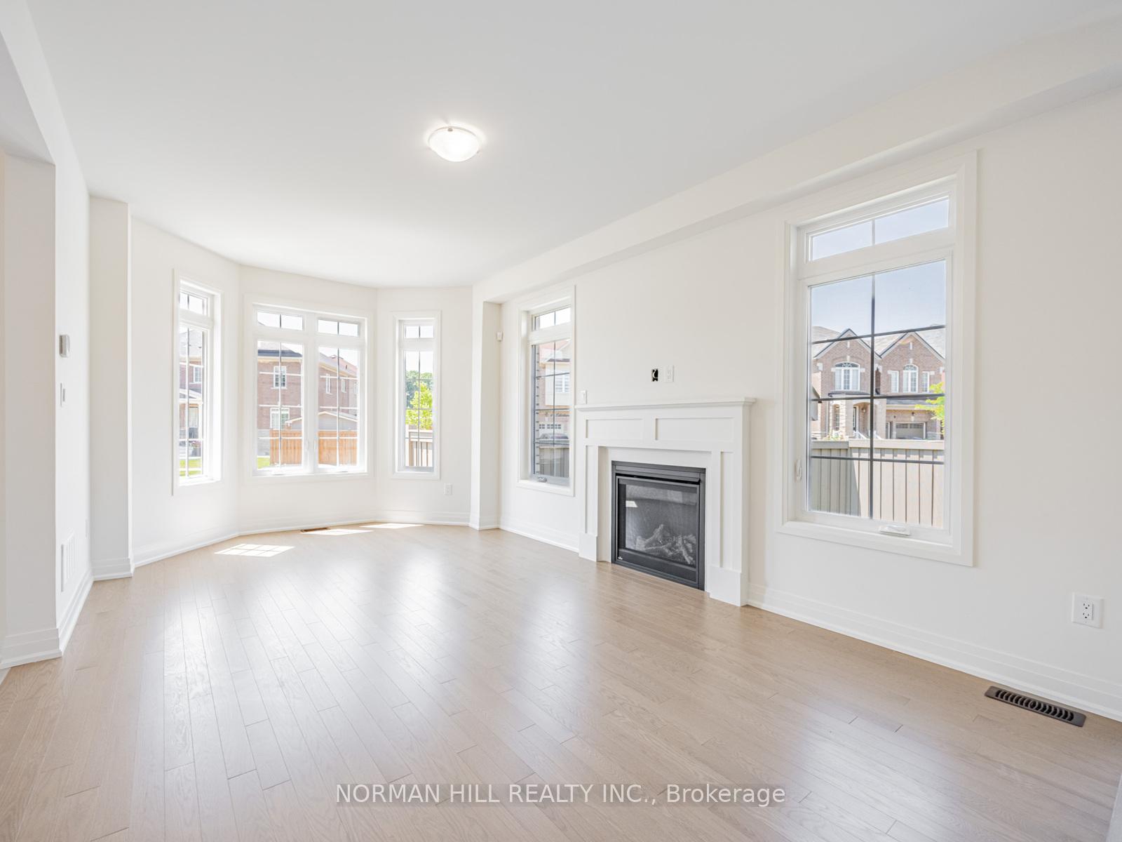 Photo 7 of 1 Lilestone Drive, Brampton, Credit Valley — HOMEH