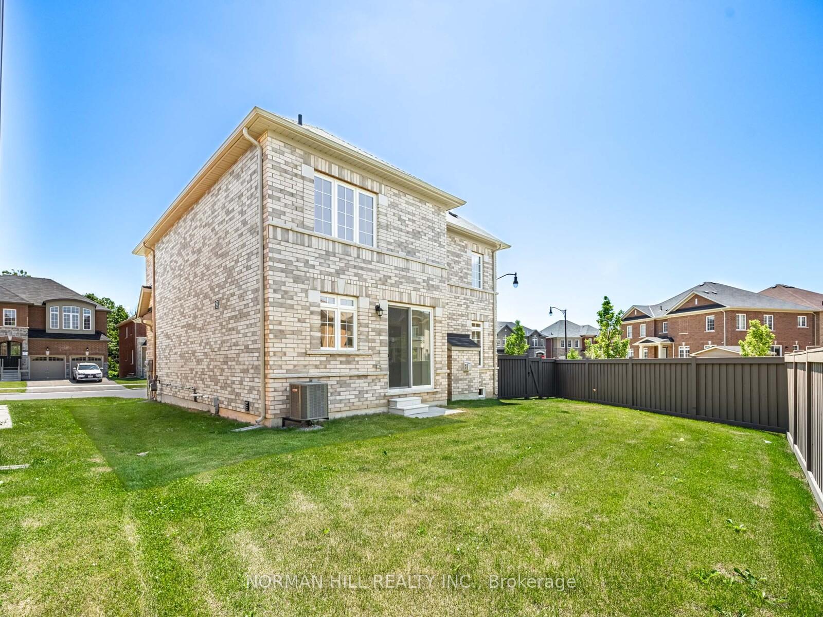 Photo 31 of 1 Lilestone Drive, Brampton, Credit Valley — HOMEH