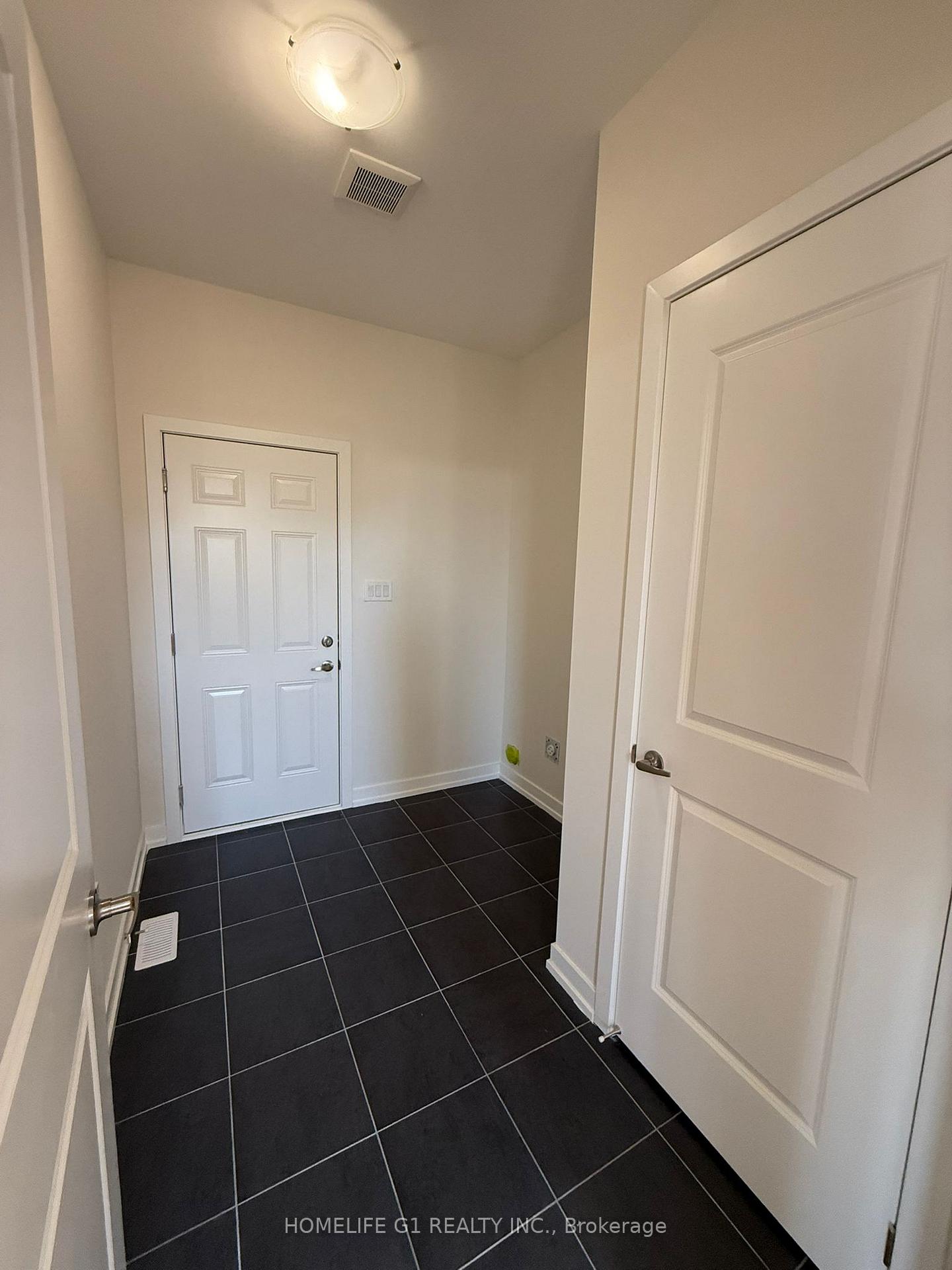 Photo 4 of 11 Stanley Leitch Drive, Cochrane, Erin — HOMEH