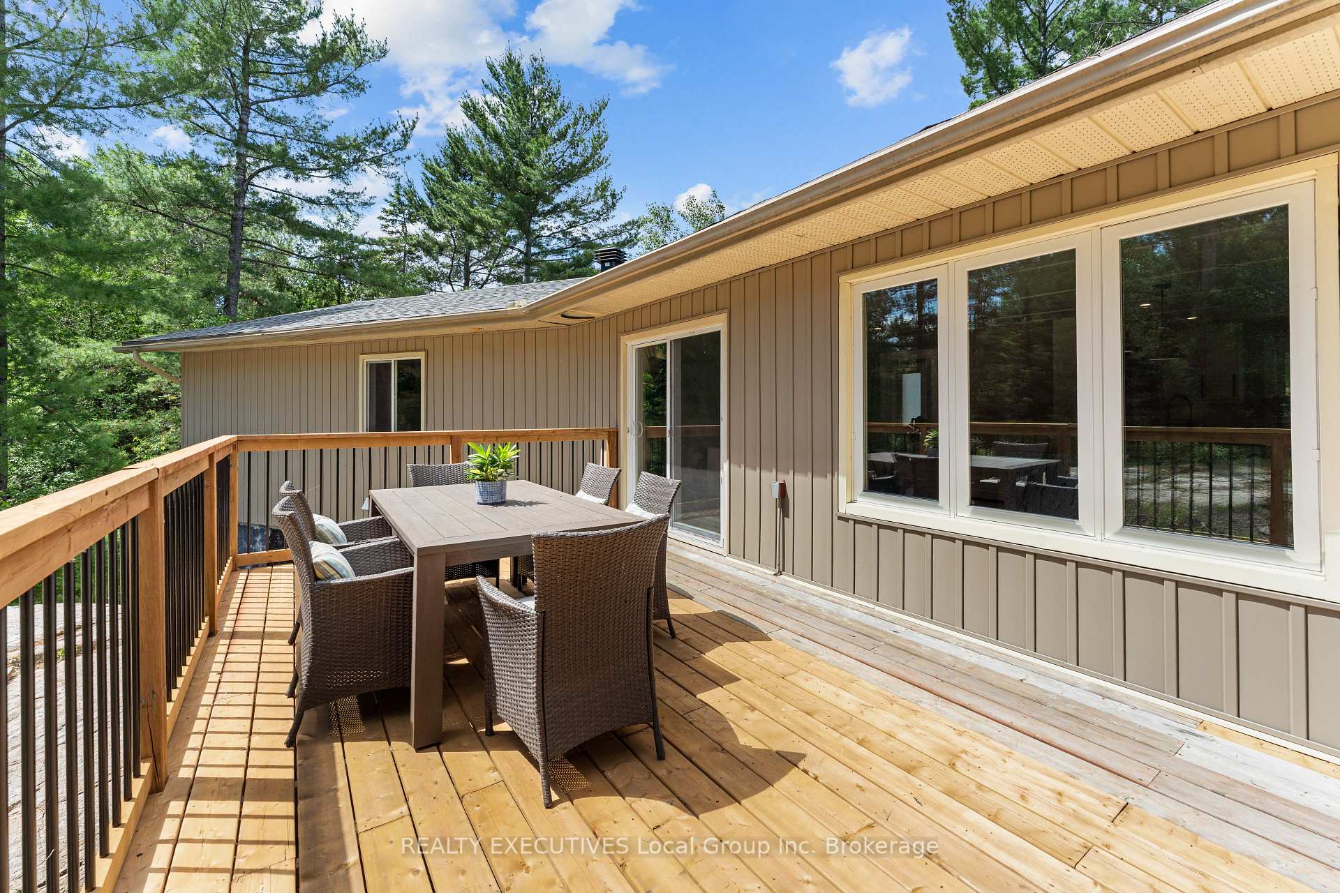 Photo 7 of 520 Riverbend Road, North Bay, Ferris — HOMEH