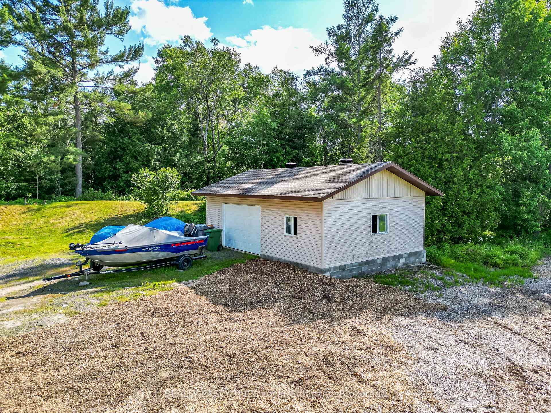Photo 23 of 520 Riverbend Road, North Bay, Ferris — HOMEH