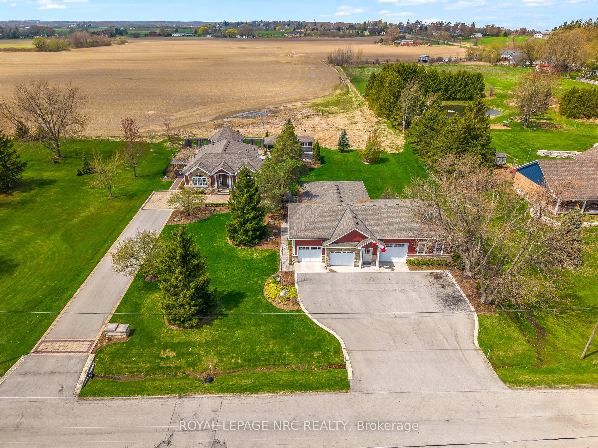 Photo 4 of 178 Alway Road, Grimsby, Grimsby Escarpment — HOMEH