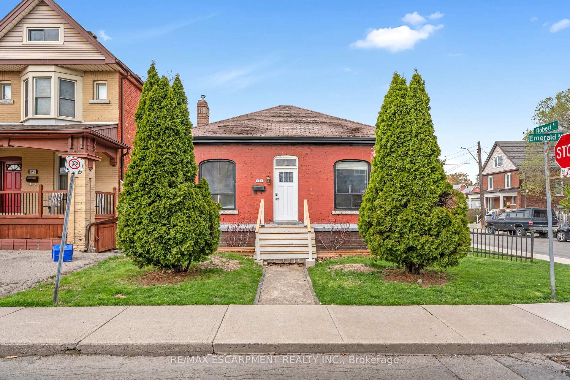 Front of 197 Emerald Street N