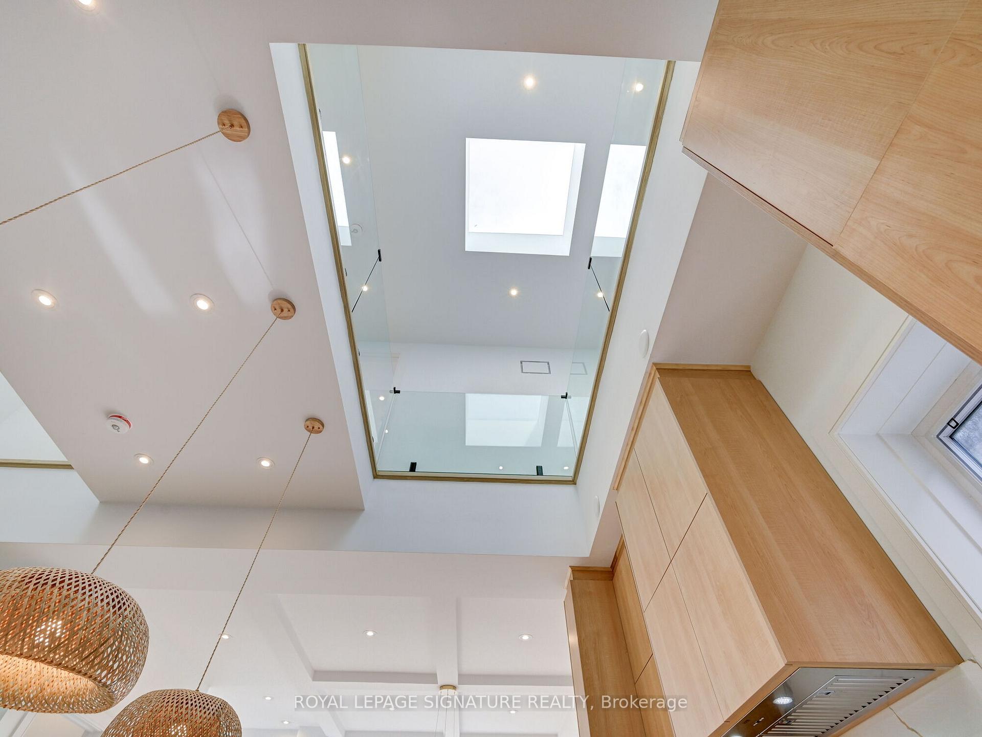 Photo 11 of 376 O'Connor Drive, Toronto, East York — HOMEH