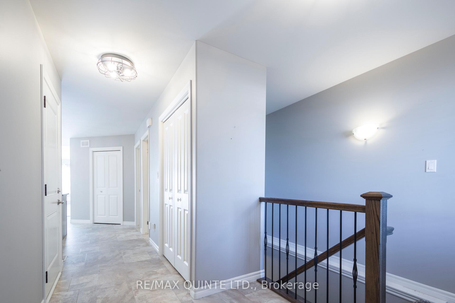 Photo 4 of 29 Glenview Crescent, Belleville, Belleville Ward — HOMEH