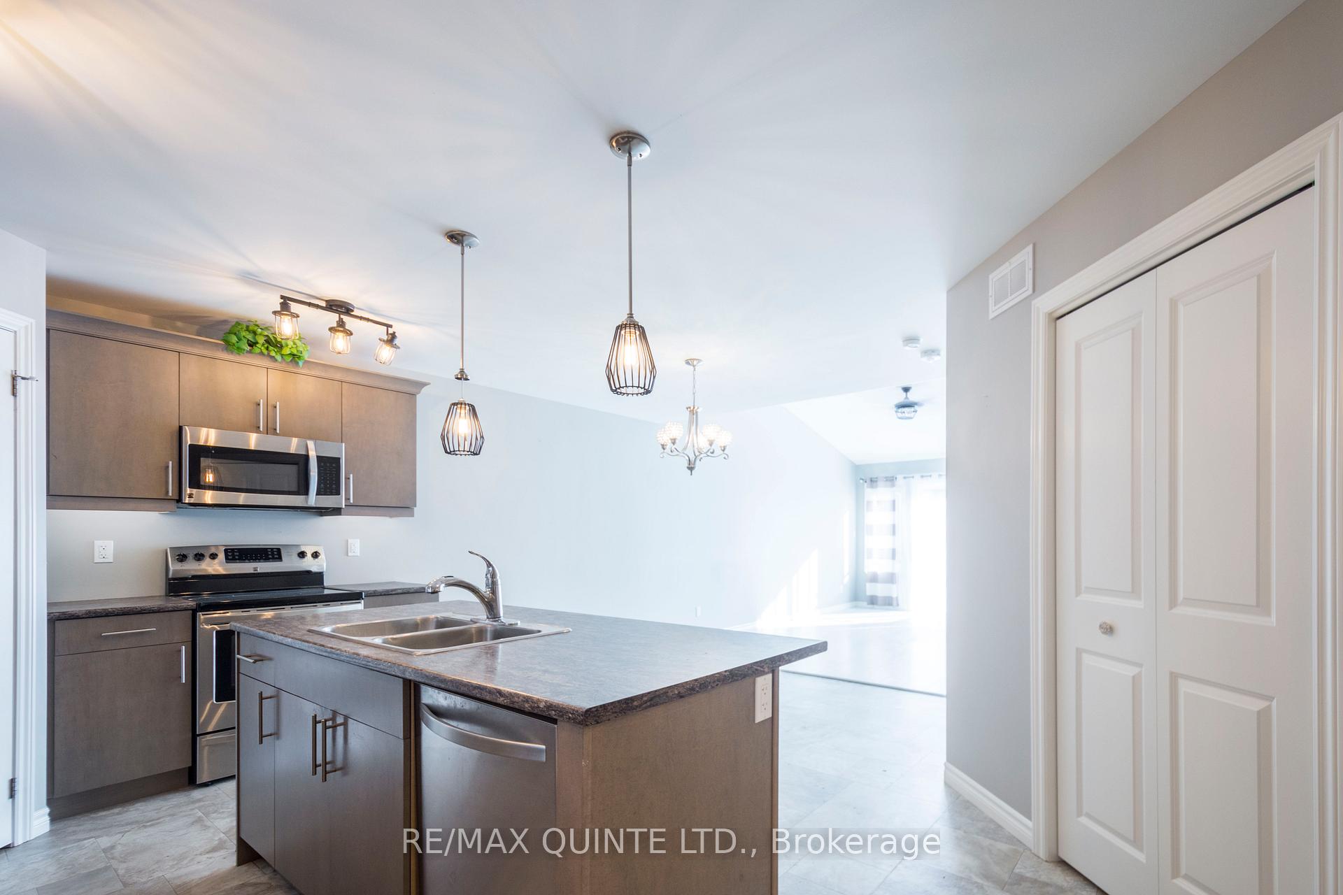 Photo 5 of 29 Glenview Crescent, Belleville, Belleville Ward — HOMEH