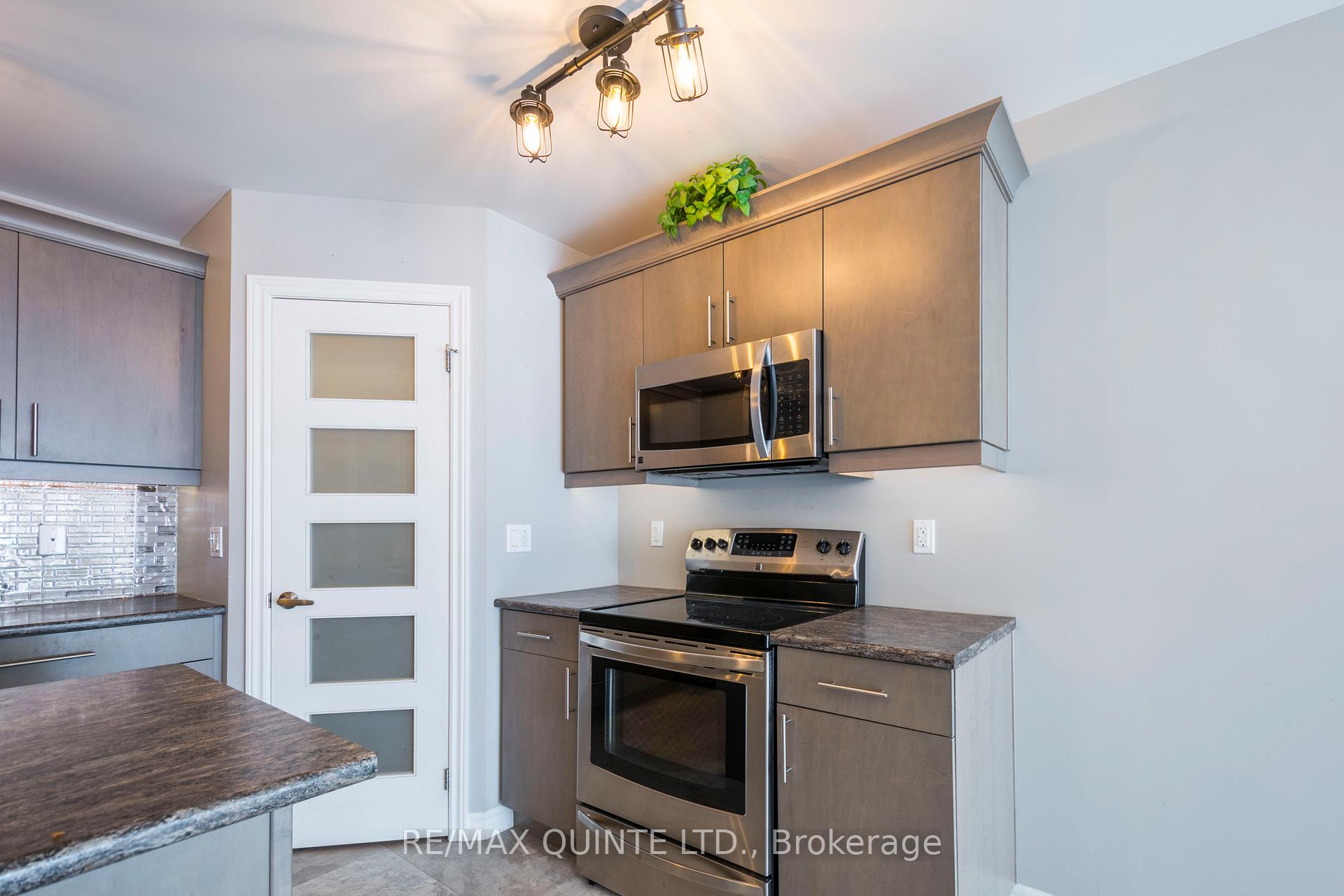 Photo 7 of 29 Glenview Crescent, Belleville, Belleville Ward — HOMEH