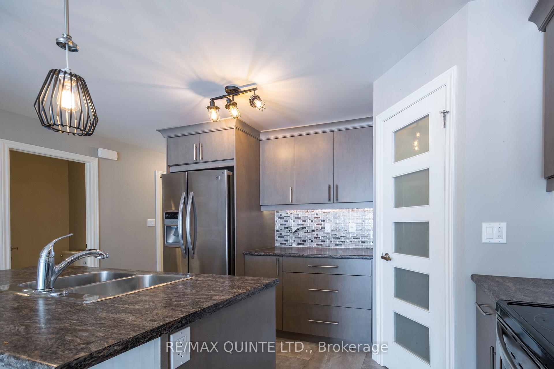Photo 8 of 29 Glenview Crescent, Belleville, Belleville Ward — HOMEH