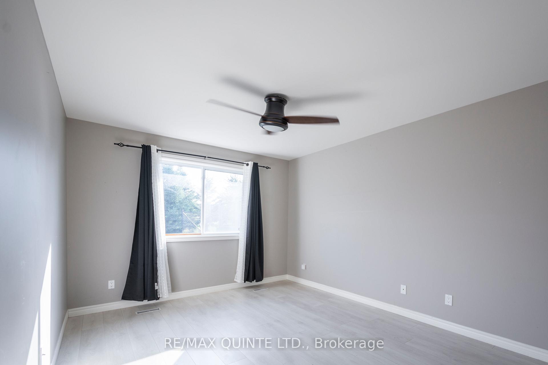 Photo 12 of 29 Glenview Crescent, Belleville, Belleville Ward — HOMEH