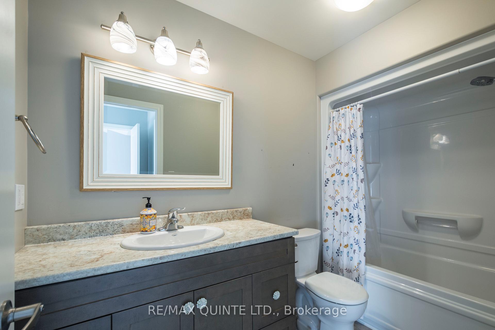 Photo 14 of 29 Glenview Crescent, Belleville, Belleville Ward — HOMEH