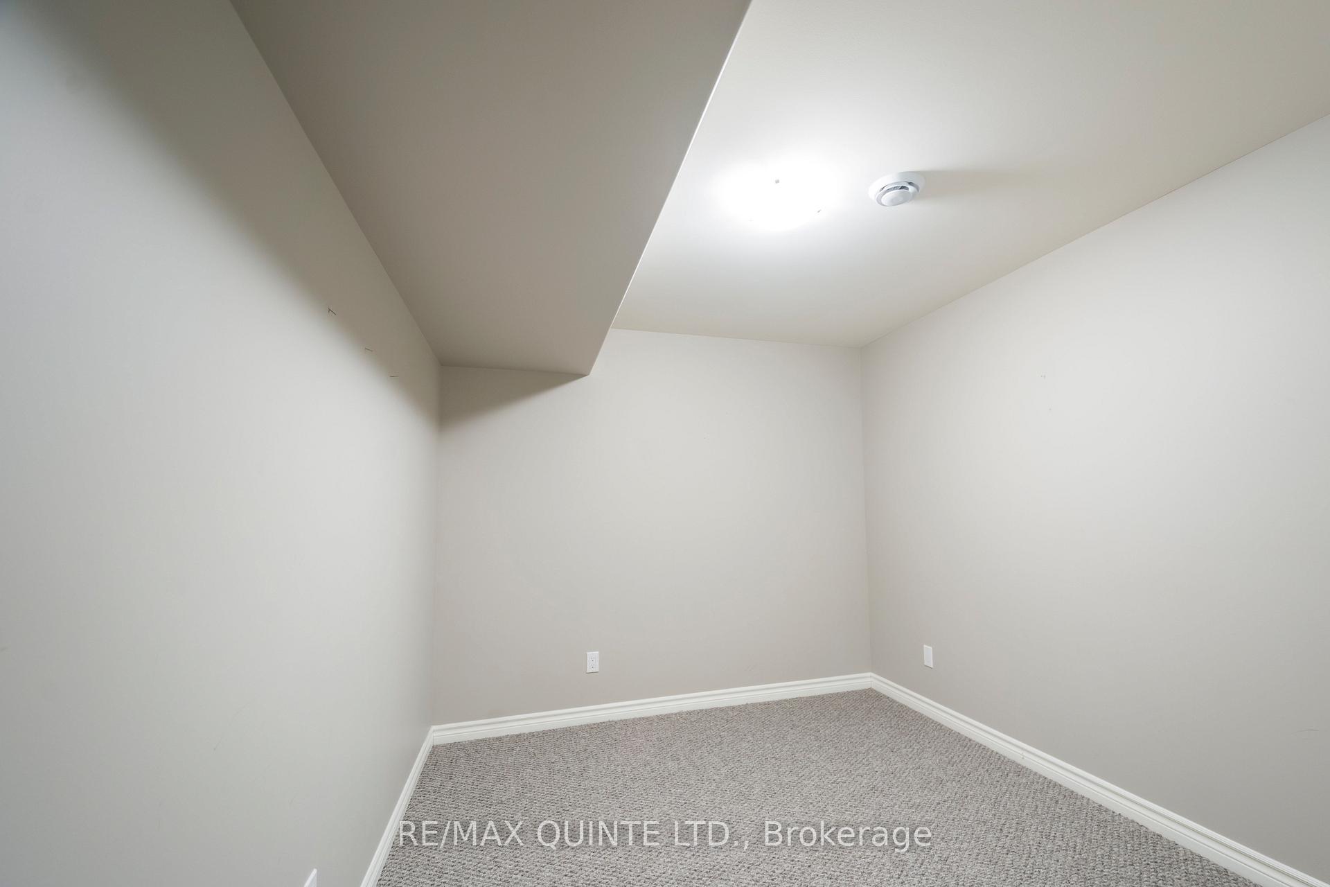 Photo 20 of 29 Glenview Crescent, Belleville, Belleville Ward — HOMEH