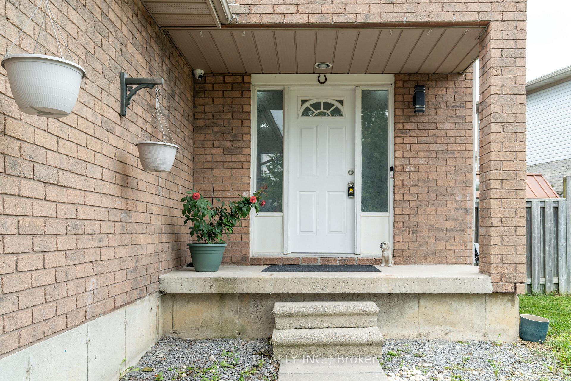 Photo 3 of 50 Soper Creek Drive, Clarington, Bowmanville — HOMEH