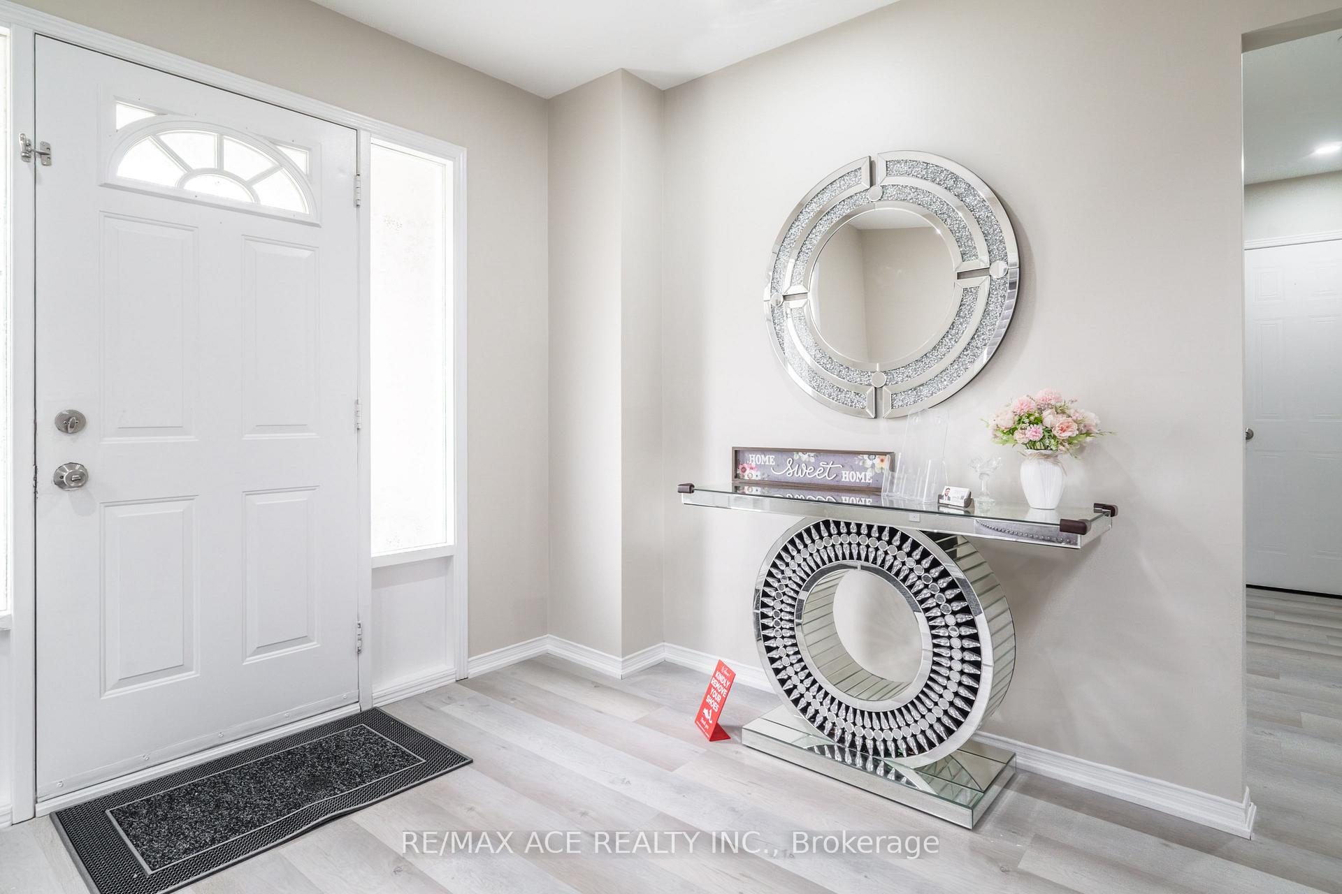 Photo 4 of 50 Soper Creek Drive, Clarington, Bowmanville — HOMEH