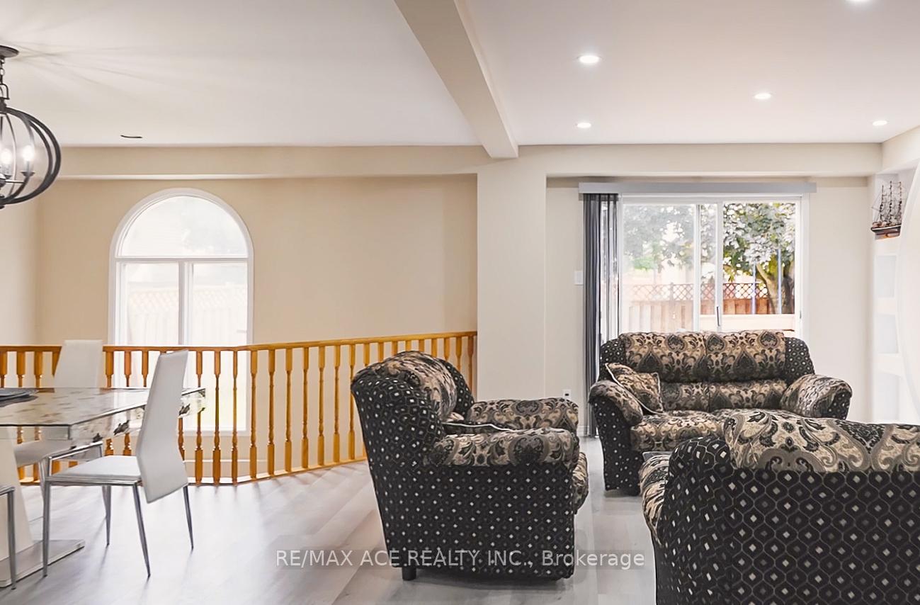 Photo 10 of 50 Soper Creek Drive, Clarington, Bowmanville — HOMEH