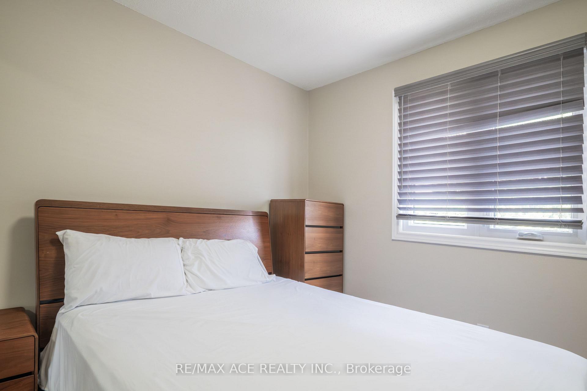 Photo 17 of 50 Soper Creek Drive, Clarington, Bowmanville — HOMEH