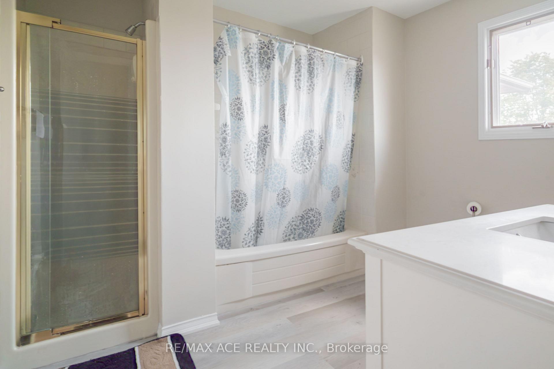 Photo 26 of 50 Soper Creek Drive, Clarington, Bowmanville — HOMEH