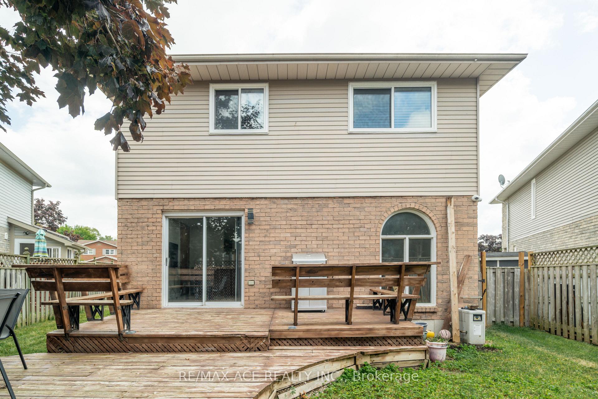 Photo 31 of 50 Soper Creek Drive, Clarington, Bowmanville — HOMEH